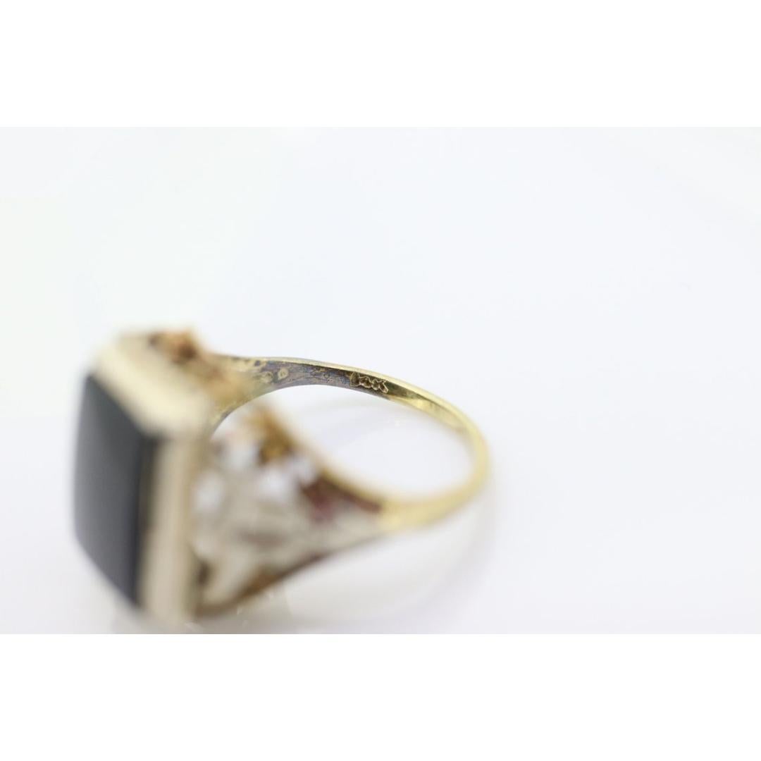 14k ONYX ring. ONYX Modern and Slim Picture Frame Rectangle Onyx signet ring. For Sale 5