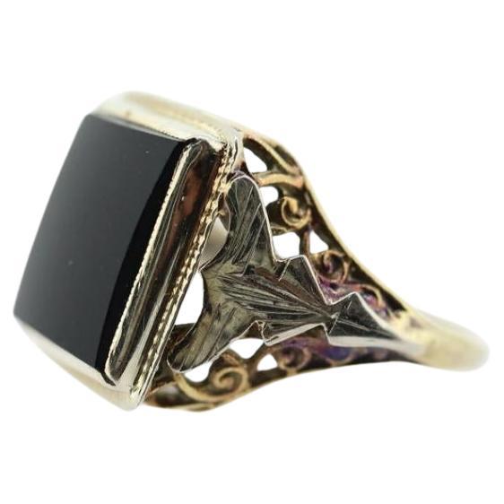 14k ONYX ring. ONYX Modern and Slim Picture Frame Rectangle Onyx signet ring. For Sale