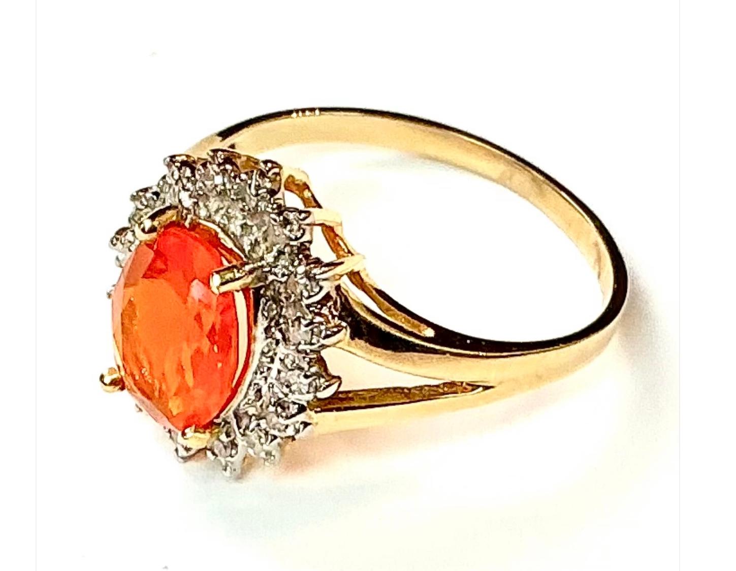 14K Opal und Diamant-Ring (Moderne) im Angebot