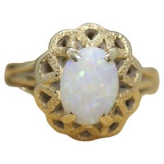 14k Opal Solitär Klauen gefasster Ring. Opal Solitärband.