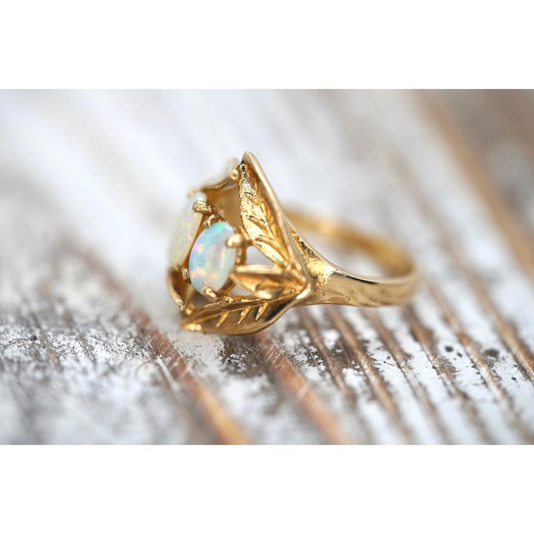 Anello Trio Opale 14k. Anello con triplo cristallo OPAL e foglie in filigrana. in vendita 1
