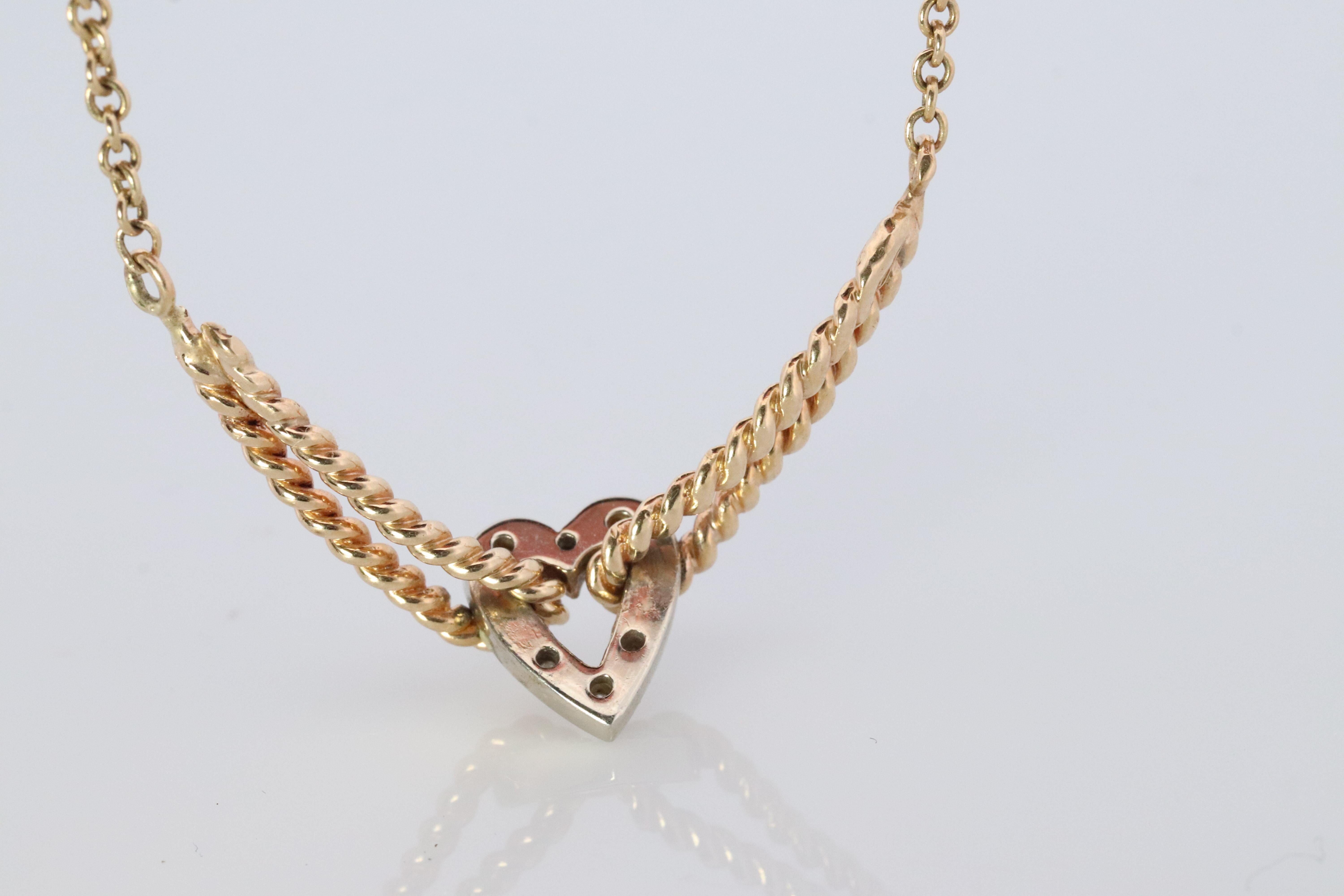 Moderno Collana con diamanti a cuore aperto 14k. Collana con cuore sospeso. in vendita