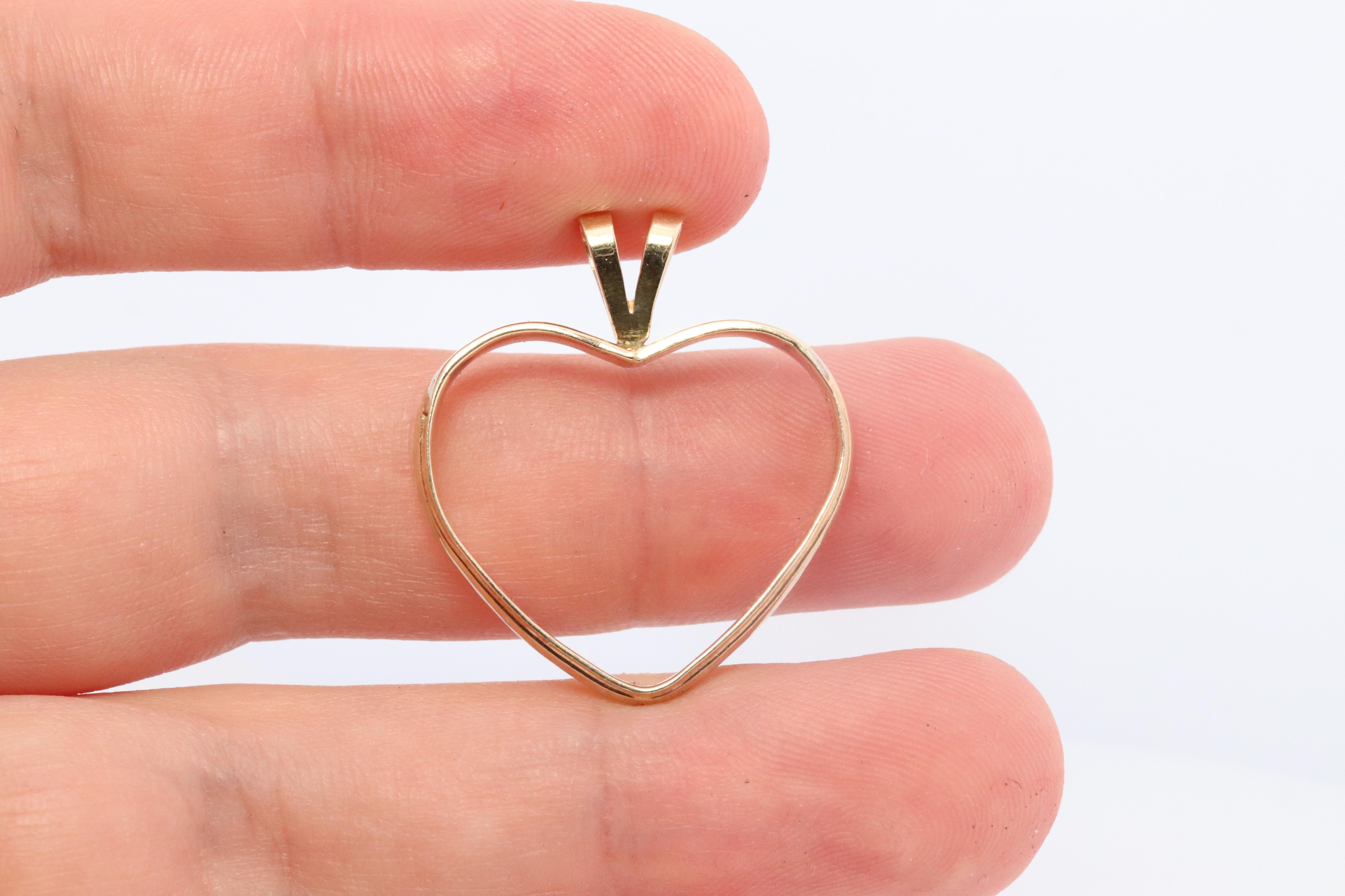 Pendentif en forme de coeur ouvert 14k. Antiquities 1940s Large Open Heart Pendentif. en vente 4