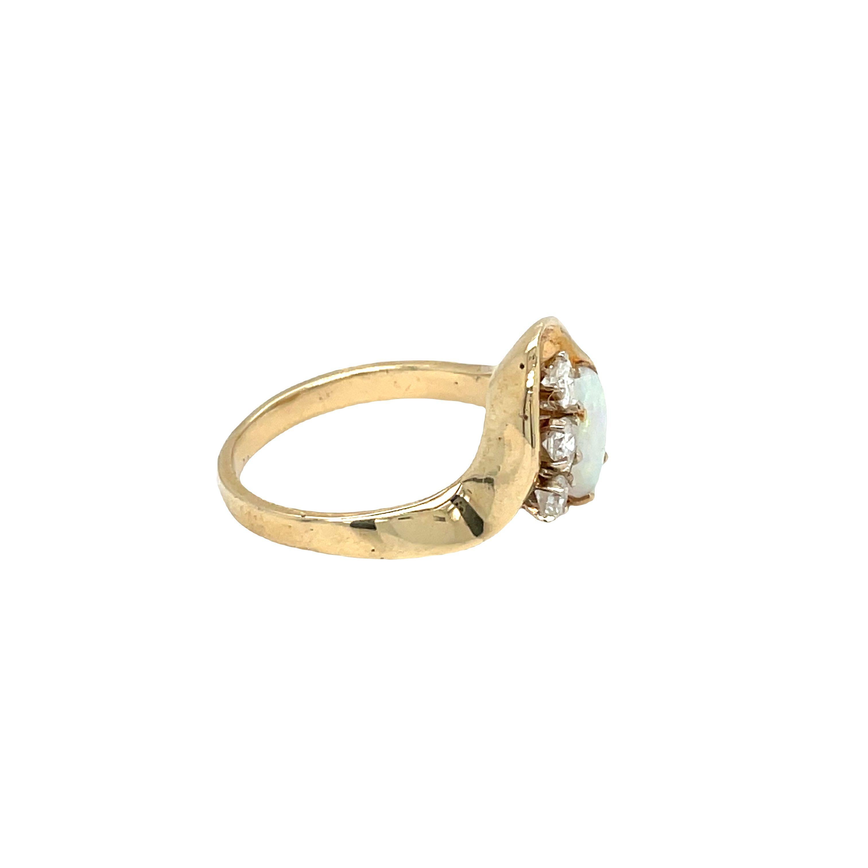 Ovaler Opal-Diamant-Ring in Wirbelform 14k Gelbgold Damen im Angebot