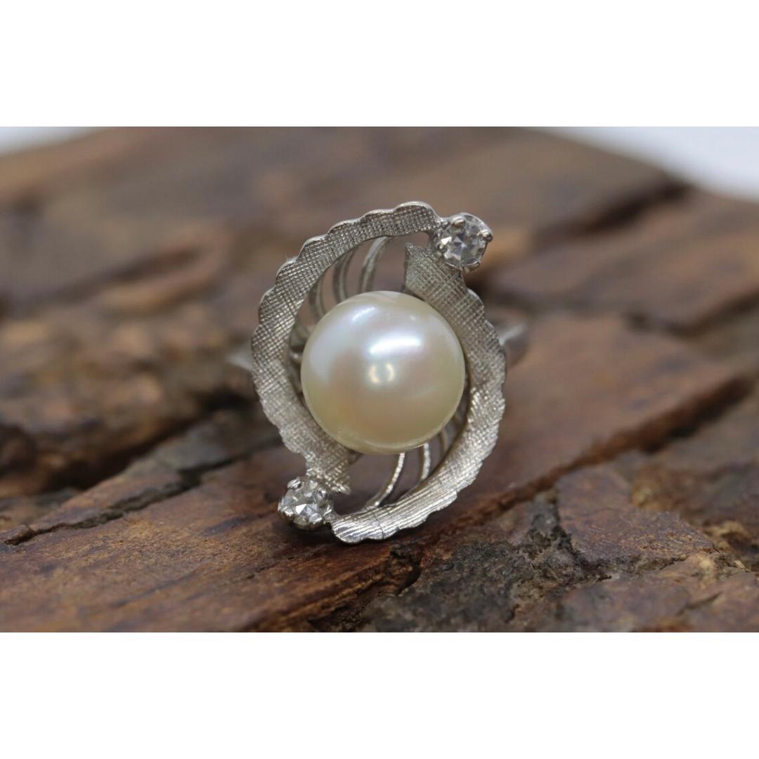 14k Perle (8 mm) und Diamant Solitär Ring. 14k Weißgold Filigraner Ring AKOYA (Rundschliff) im Angebot