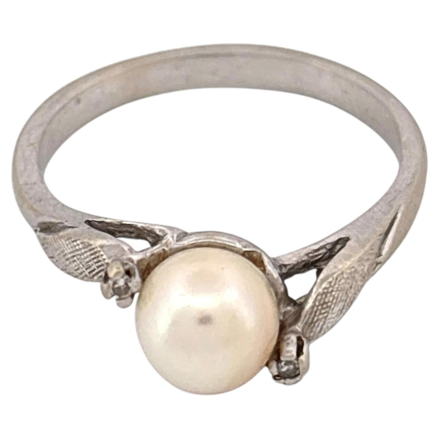 Eleganter 14K Weißgold Perlen- und Diamantring, Ende 20.