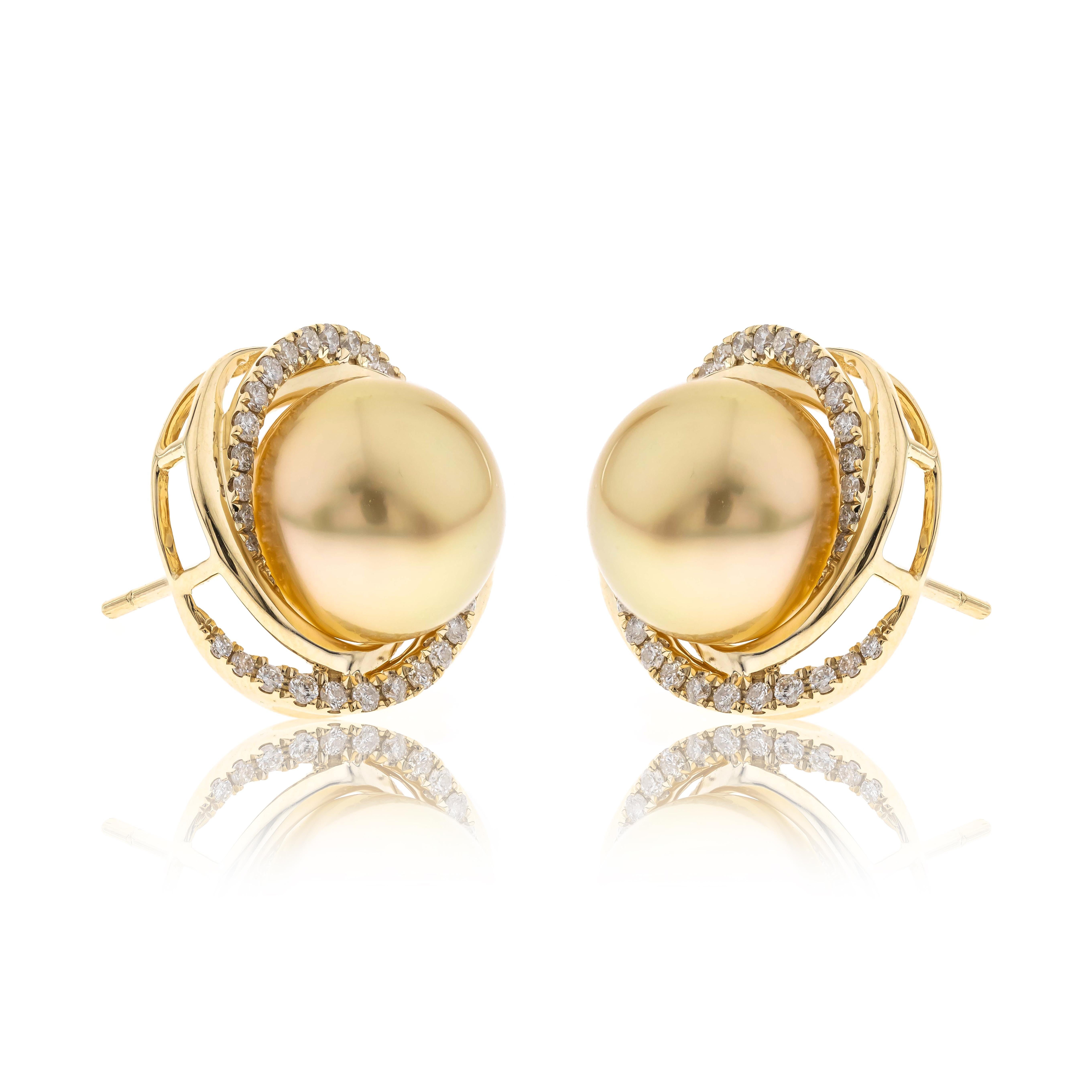 14K Pearl Earrings from South Sea In New Condition For Sale In New York, NY