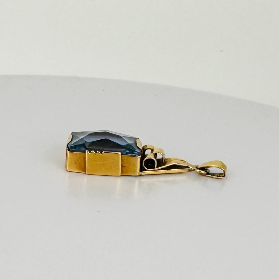 14 Karat Gelbgold-Anhänger mit blauem Spinell, facettierter Kissenanhänger, 1,5 Karat, 1960er Jahre Damen