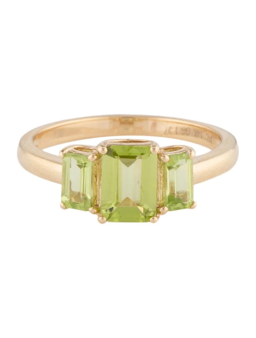 Emerald Cut 14K Peridot Cocktail Ring 1.37ctw Green Gemstone Yellow Gold Size 6.75 - Luxury For Sale