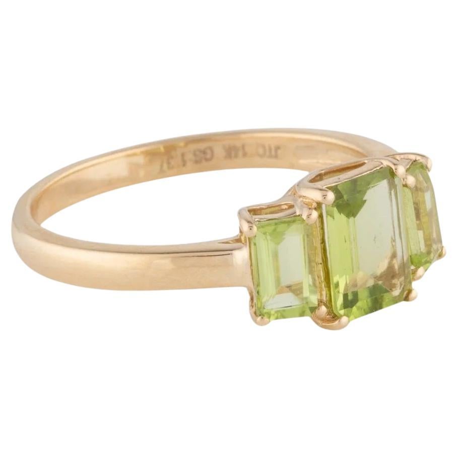 14K Peridot Cocktail Ring 1.37ctw Green Gemstone Yellow Gold Size 6.75 - Luxury For Sale
