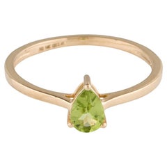 14K Peridot Cocktail Ring, Size 6.75: Elegant Design, Vibrant Color, Fine Gold