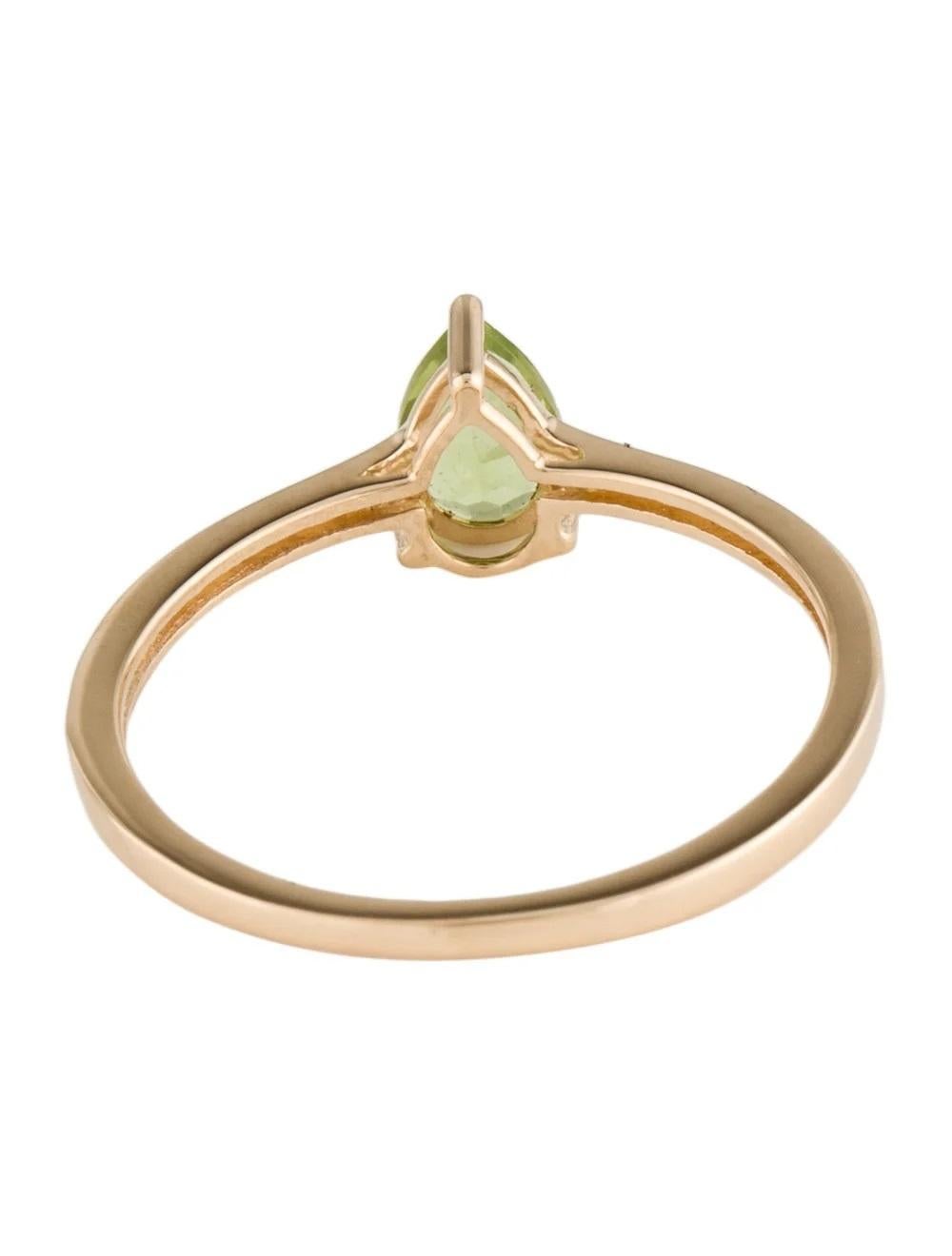 14K Peridot Cocktail Ring, Size 6.75 - Green Gemstone, Timeless Design, Elegant In New Condition For Sale In Holtsville, NY