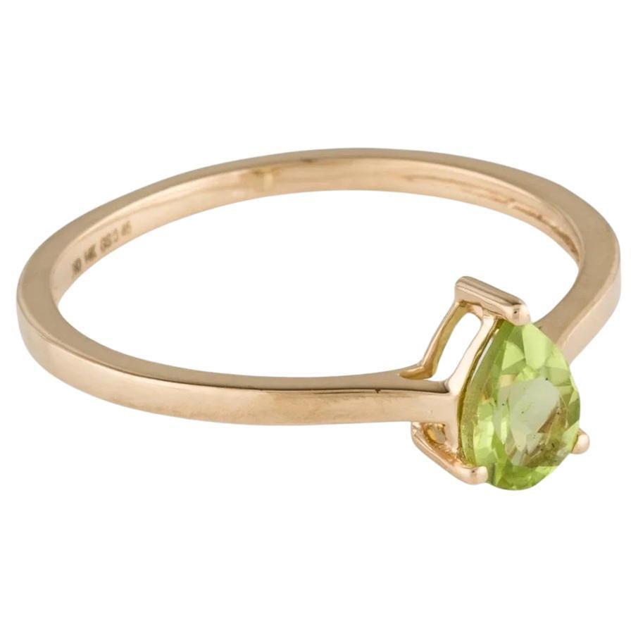 14K Peridot Cocktail Ring, Size 6.75 - Green Gemstone, Timeless Design, Elegant For Sale