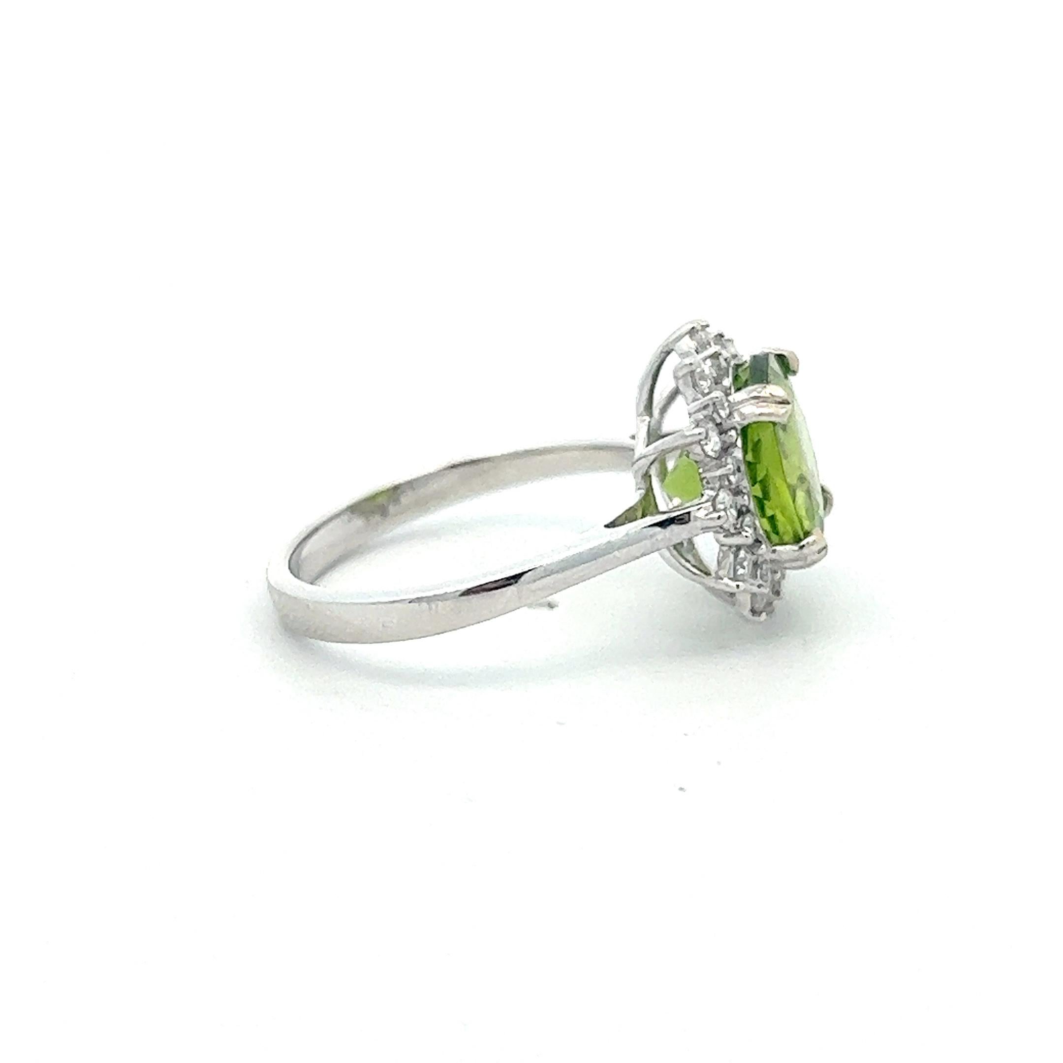 14k Peridot Diamond Ring In New Condition For Sale In Austin, TX