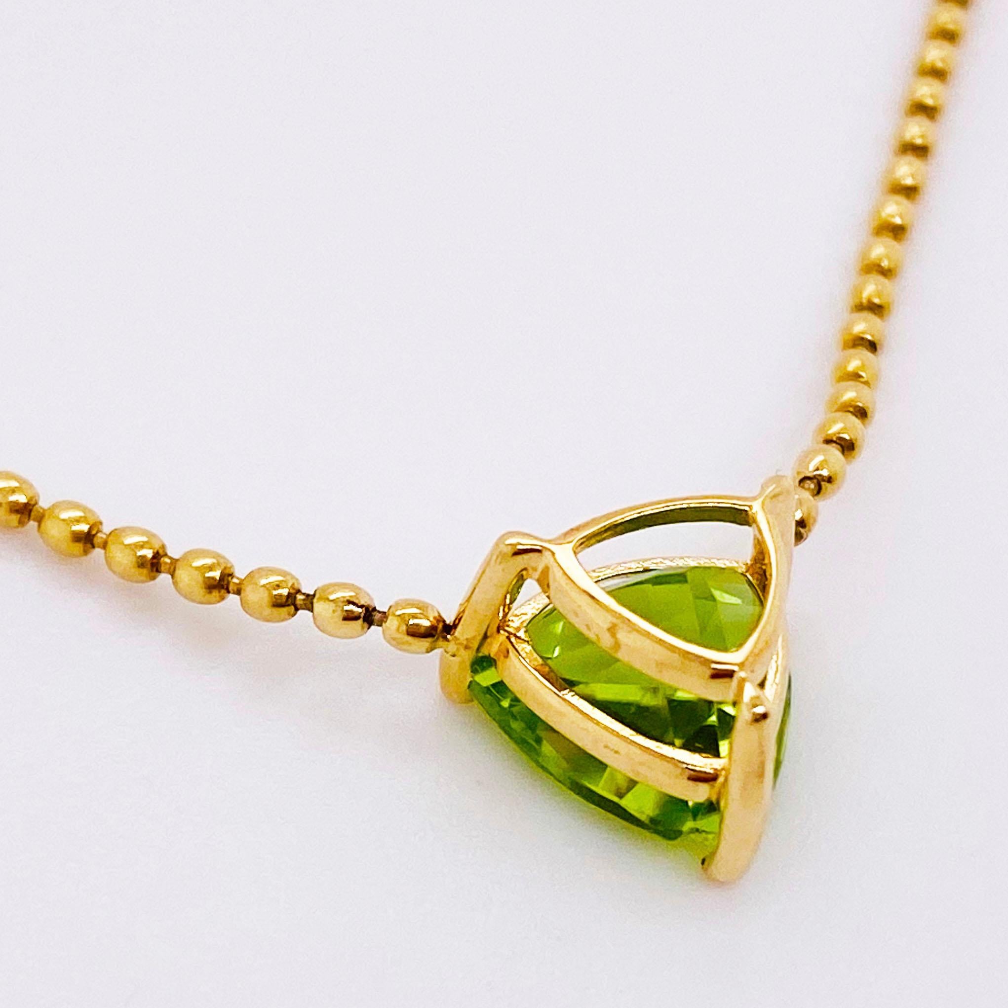 Modern Trillion Peridot 1.25cts Stationary Pendant Necklace 14K Yellow Gold For Sale