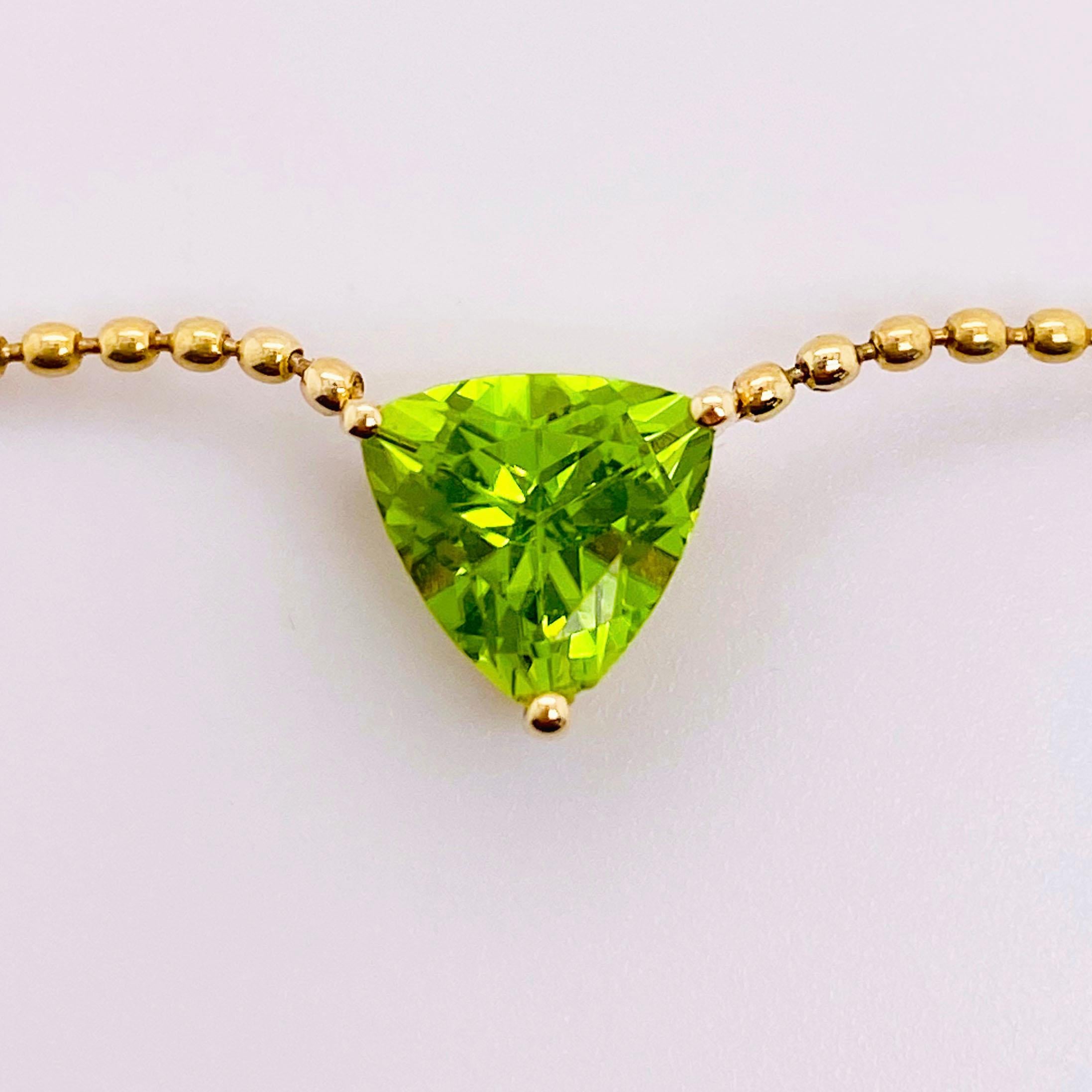 Trillion Peridot 1.25cts Stationary Pendant Necklace 14K Yellow Gold In New Condition For Sale In Austin, TX