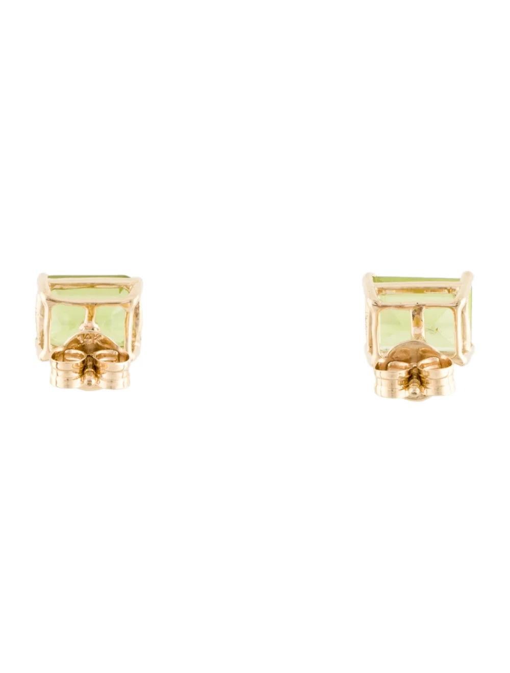 14K Peridot Stud Earrings, 3.74ctw - Green Gemstone, Luxury Statement Jewelry In New Condition For Sale In Holtsville, NY