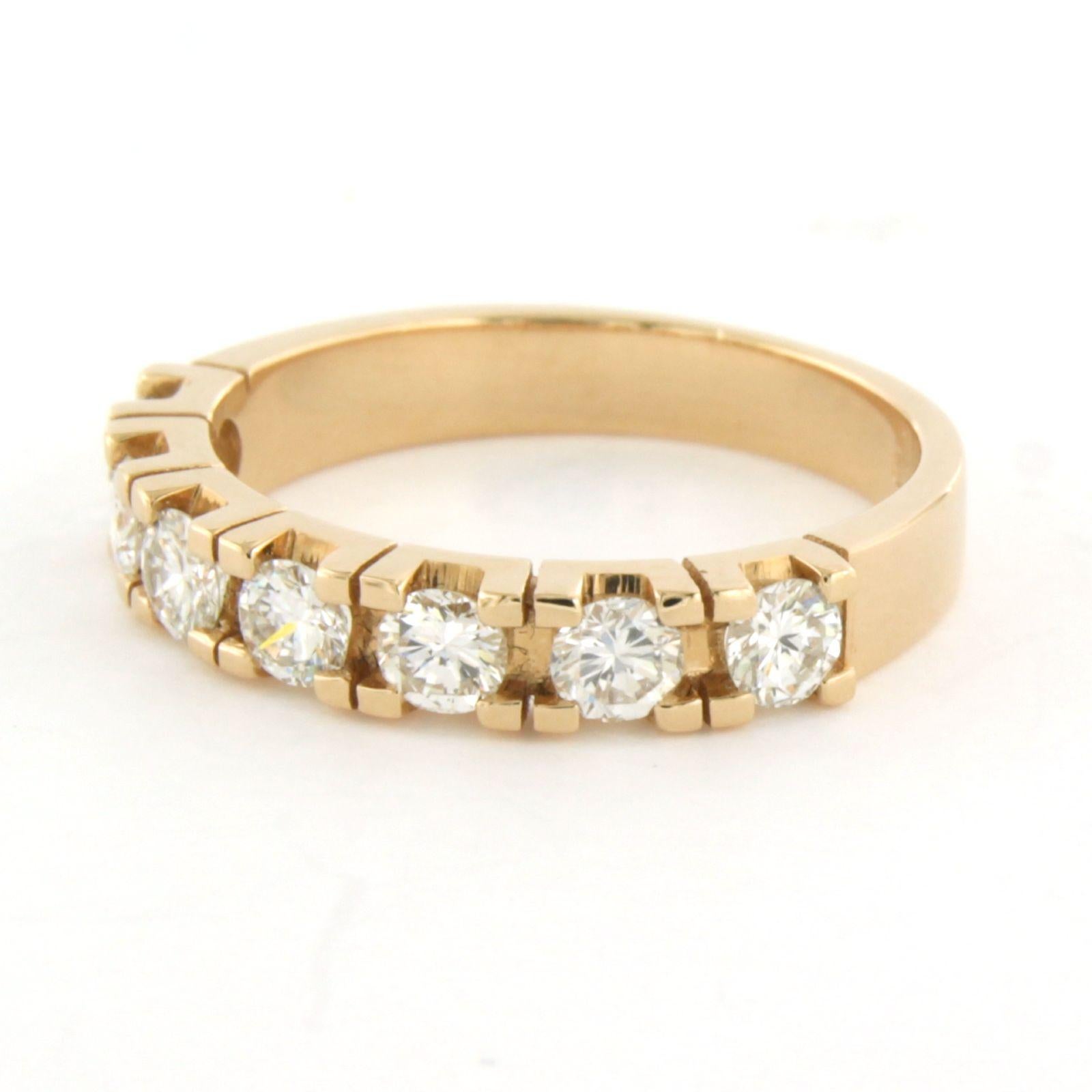Ring aus 14 Karat Rotgold mit einem Diamanten im Brillantschliff von bis zu 0,88 Karat 3,7 Gramm Damen im Angebot