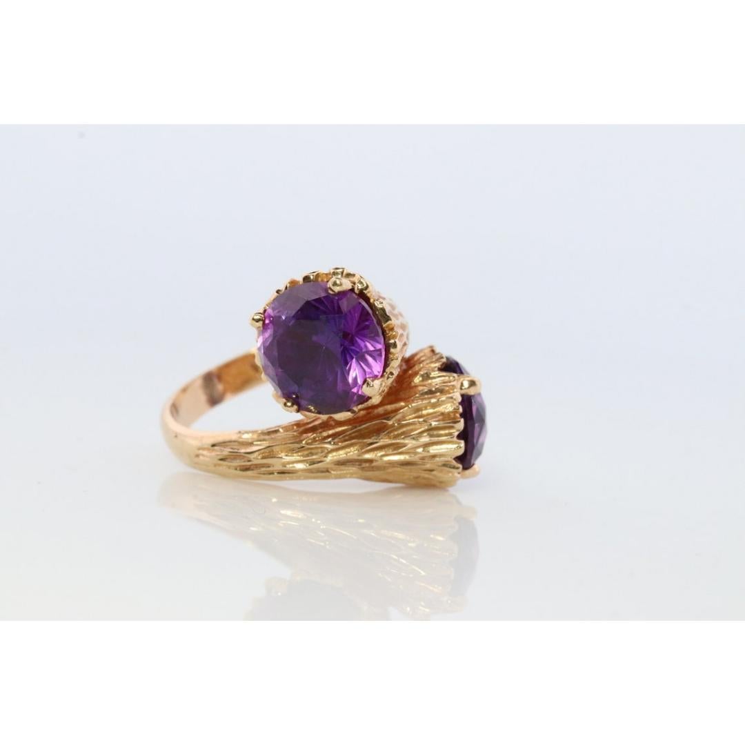 Bague bypass Toi et moi en saphir violet 14 carats. Design en fourrure et bûches lourdes 14 carats Bon état - En vente à Port Charlotte, FL