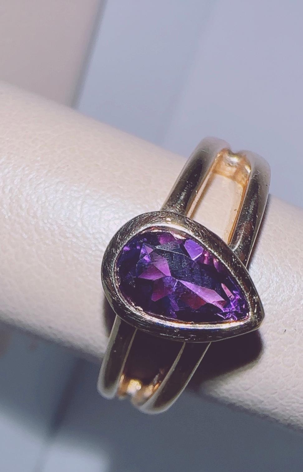 Contemporaneo Anello 14K con Ameythst e Diamante in vendita