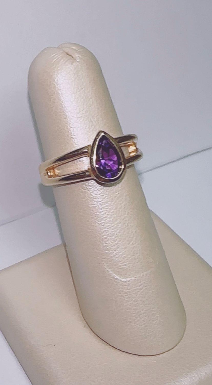 Anello 14K con Ameythst e Diamante In condizioni Nuovo in vendita a Miami, FL