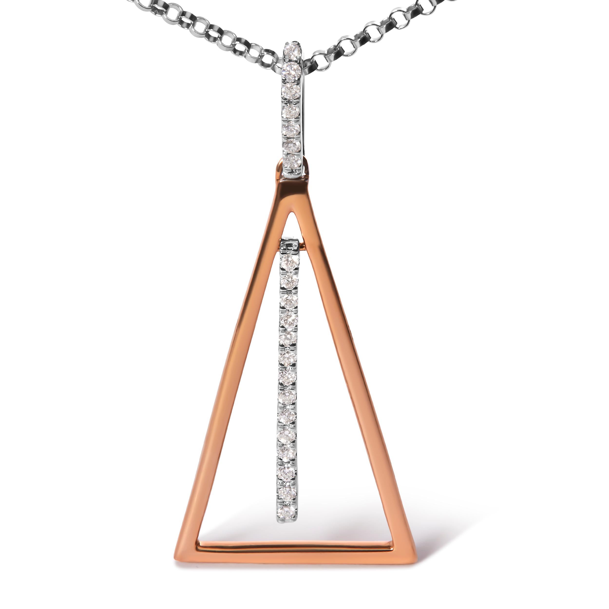 Scopri la serena eleganza di questa collana con ciondolo in oro rosa e bianco 14K a doppia tonalità, dove l'arte incontra il fascino in una sinfonia di metalli preziosi. Il pezzo presenta una squisita silhouette triangolare aperta in oro rosa,