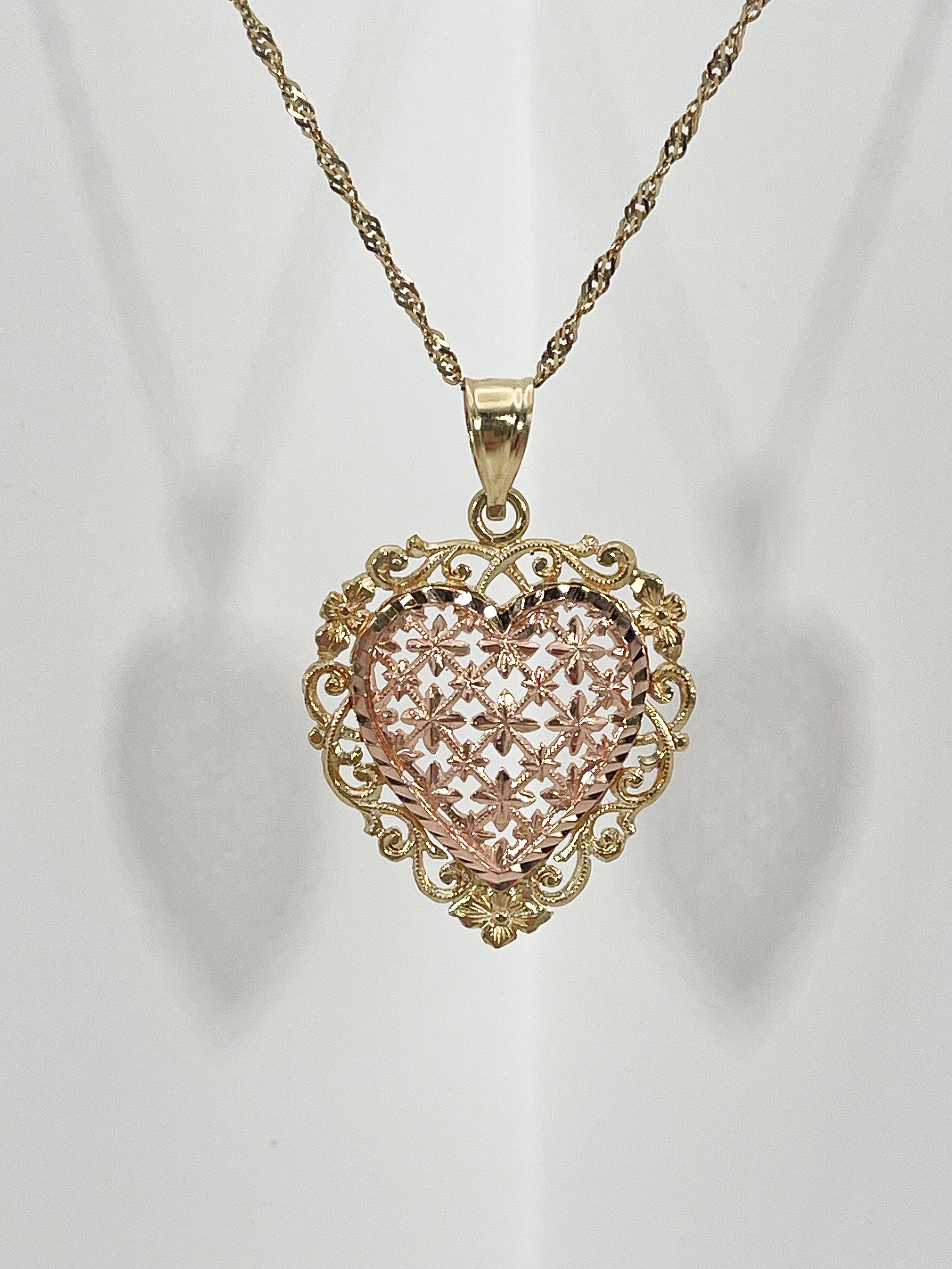 14K Rose and Yellow Gold Filigree Heart Pendant Necklace In Excellent Condition For Sale In Stuart, FL