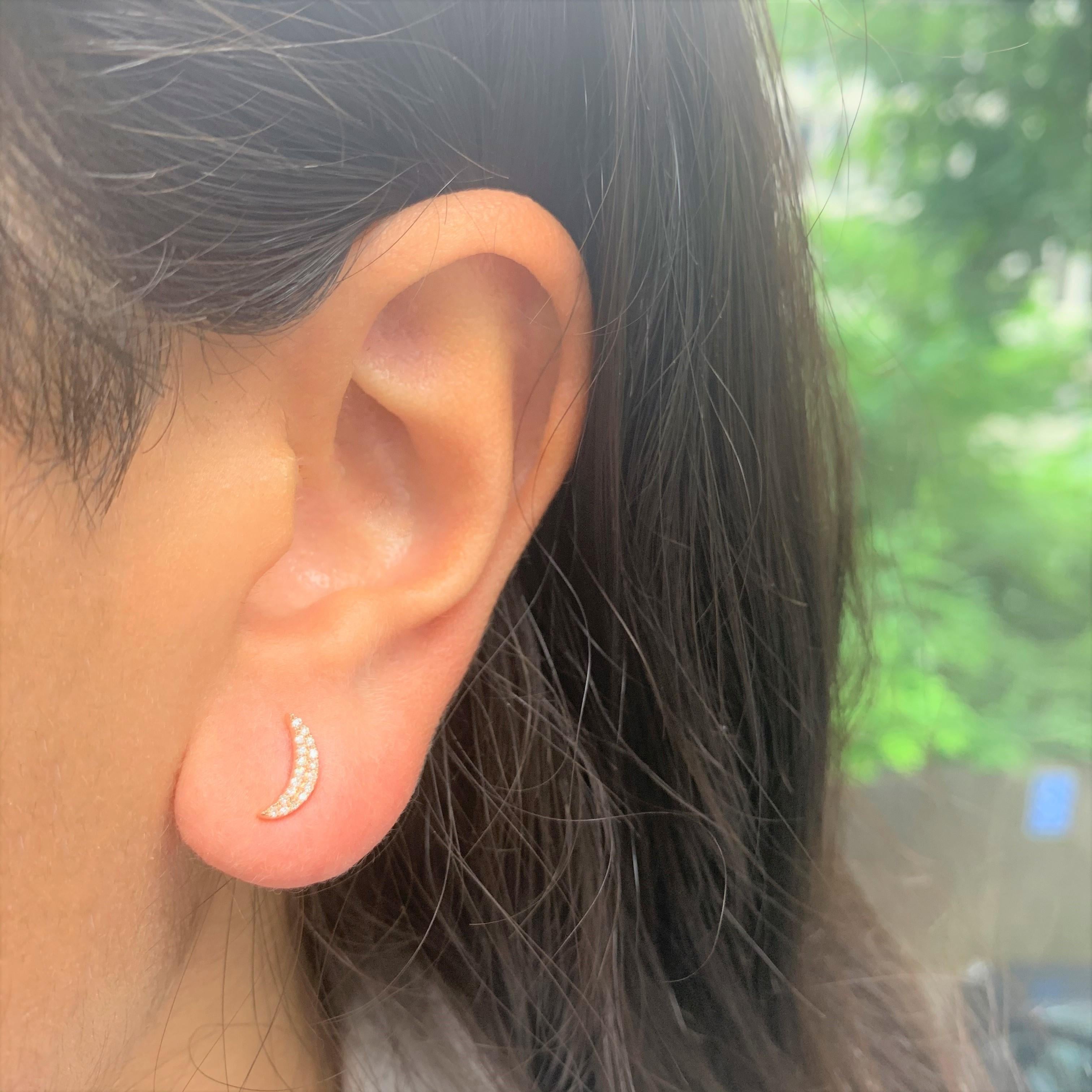 14K Rose Gold 0.12 Carat Diamond Pave Moon Stud Earrings In New Condition For Sale In Great neck, NY
