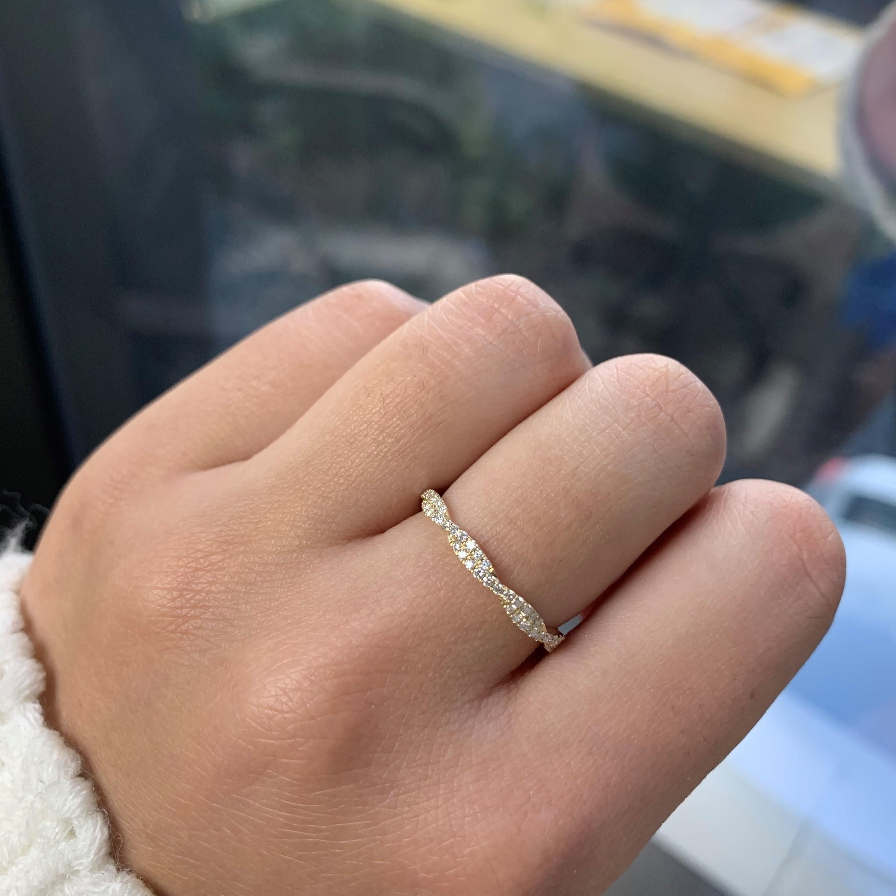 Contemporary 14K Rose Gold 0.30ct Diamond Twist Band for Her For Sale