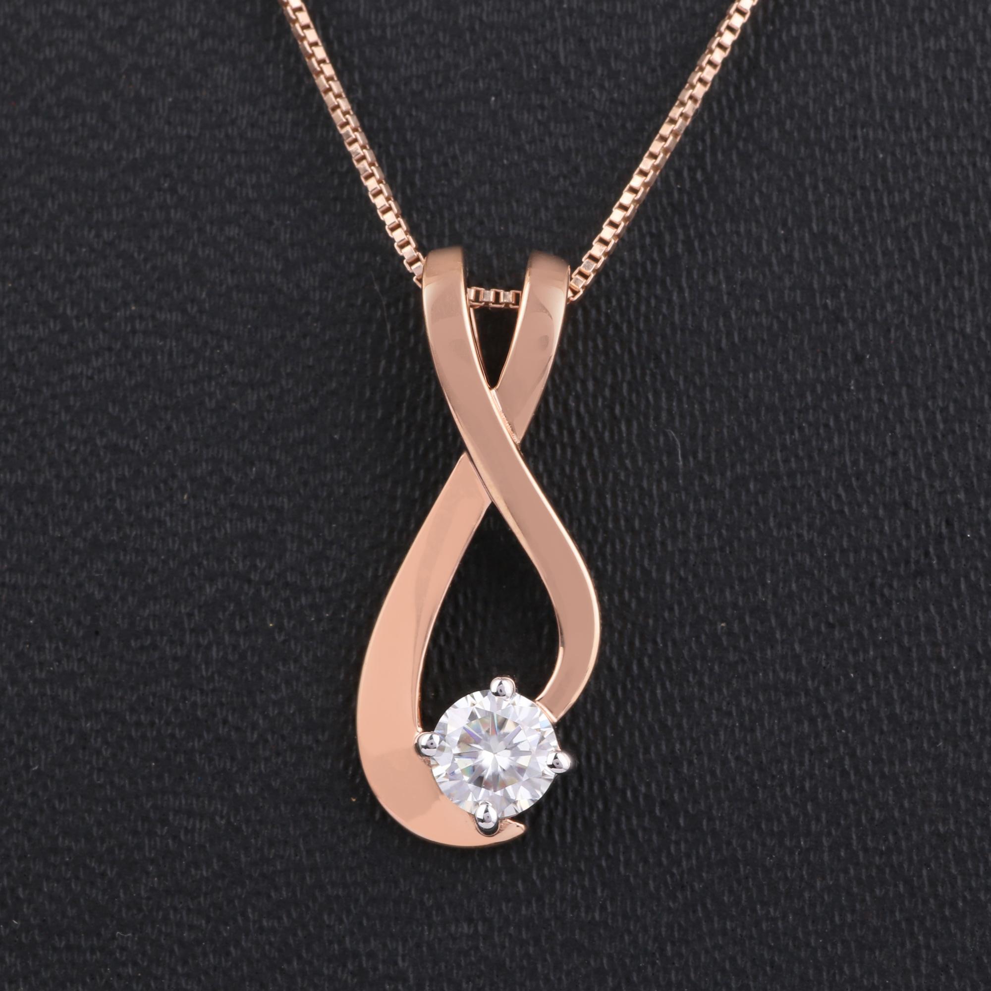14K Rose Gold 0.336 Ctw Certified Clear Moissanite Dainty Charm Modern Pendant In New Condition For Sale In Jaipur, RJ