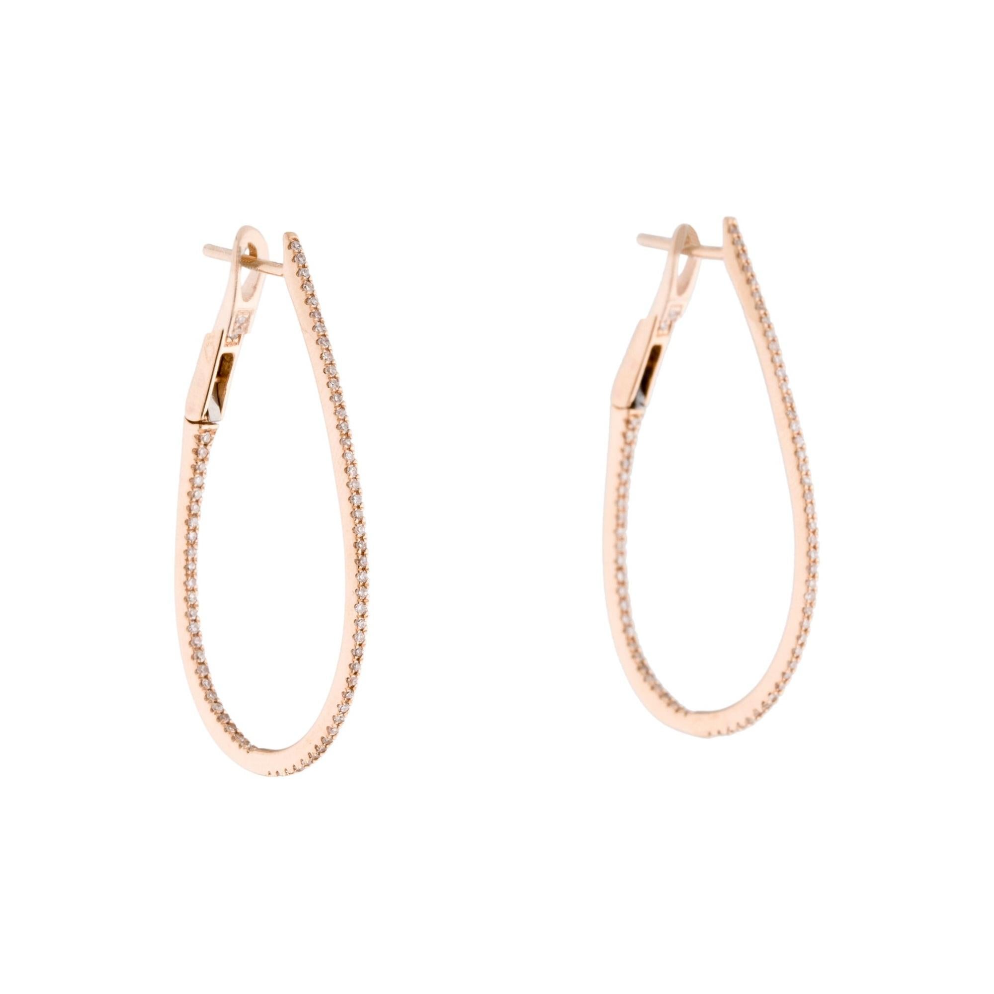 Fai brillare i tuoi lobi con la classica lucentezza di questi lussuosi orecchini a cerchio sottili a forma di pera! Un'abbagliante serie di diamanti si accende su e giù per il design realizzato in oro bianco, giallo o rosa a 14 carati. I dorsi a