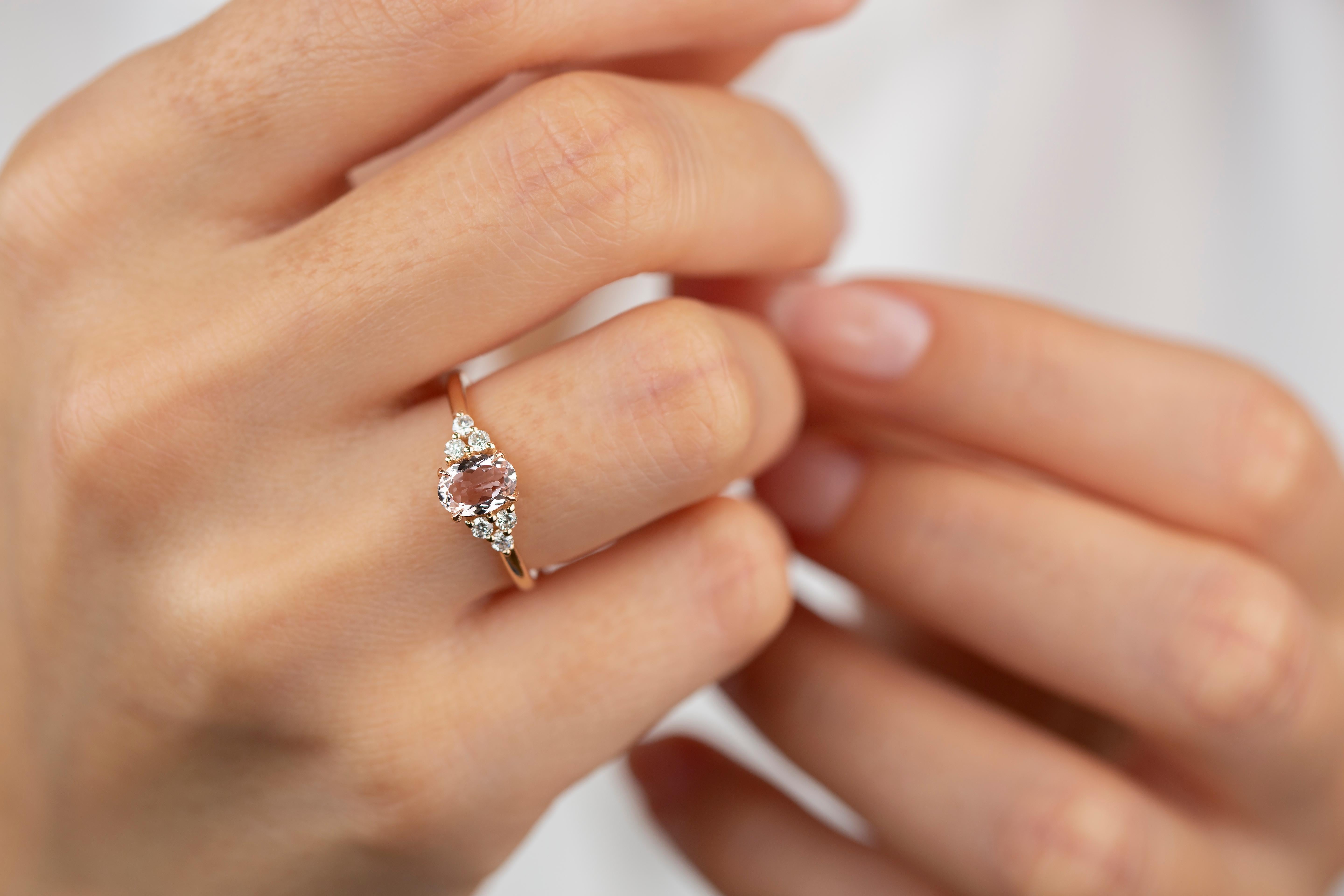 14k Roségold 0,65 Karat. Ovaler Morganit- und Diamantring () 4