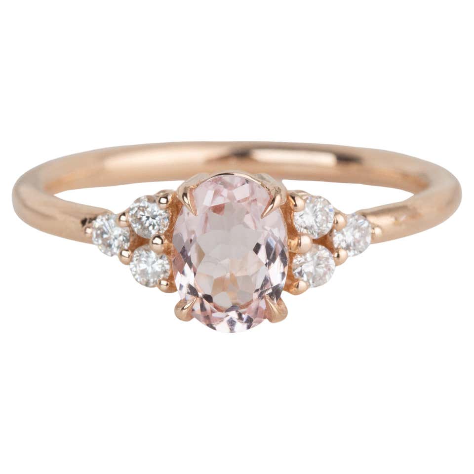Regal 1.60Ct Oval Morganite Diamond Ring For Sale at 1stDibs