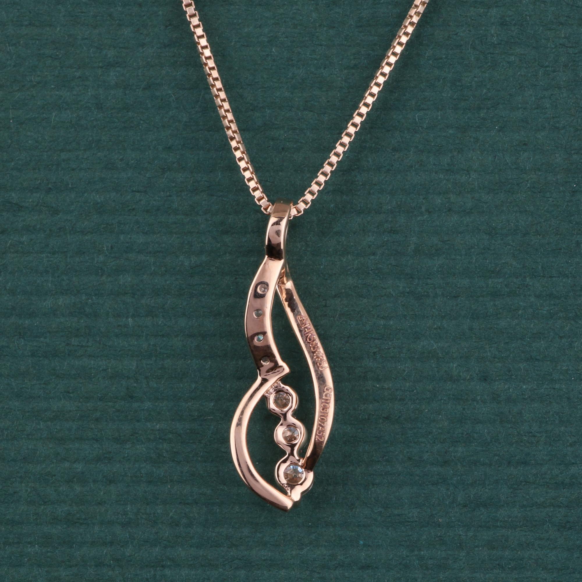 14K Rose Gold 0.755 Ctw Natural Clear Diamond l1/H1' Modern Charm Pendant In New Condition For Sale In Jaipur, RJ
