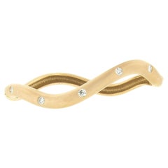 14k Rose Gold 0.90ctw Burnish Diamond Hinged Sandblast Wave Bangle Bracelet