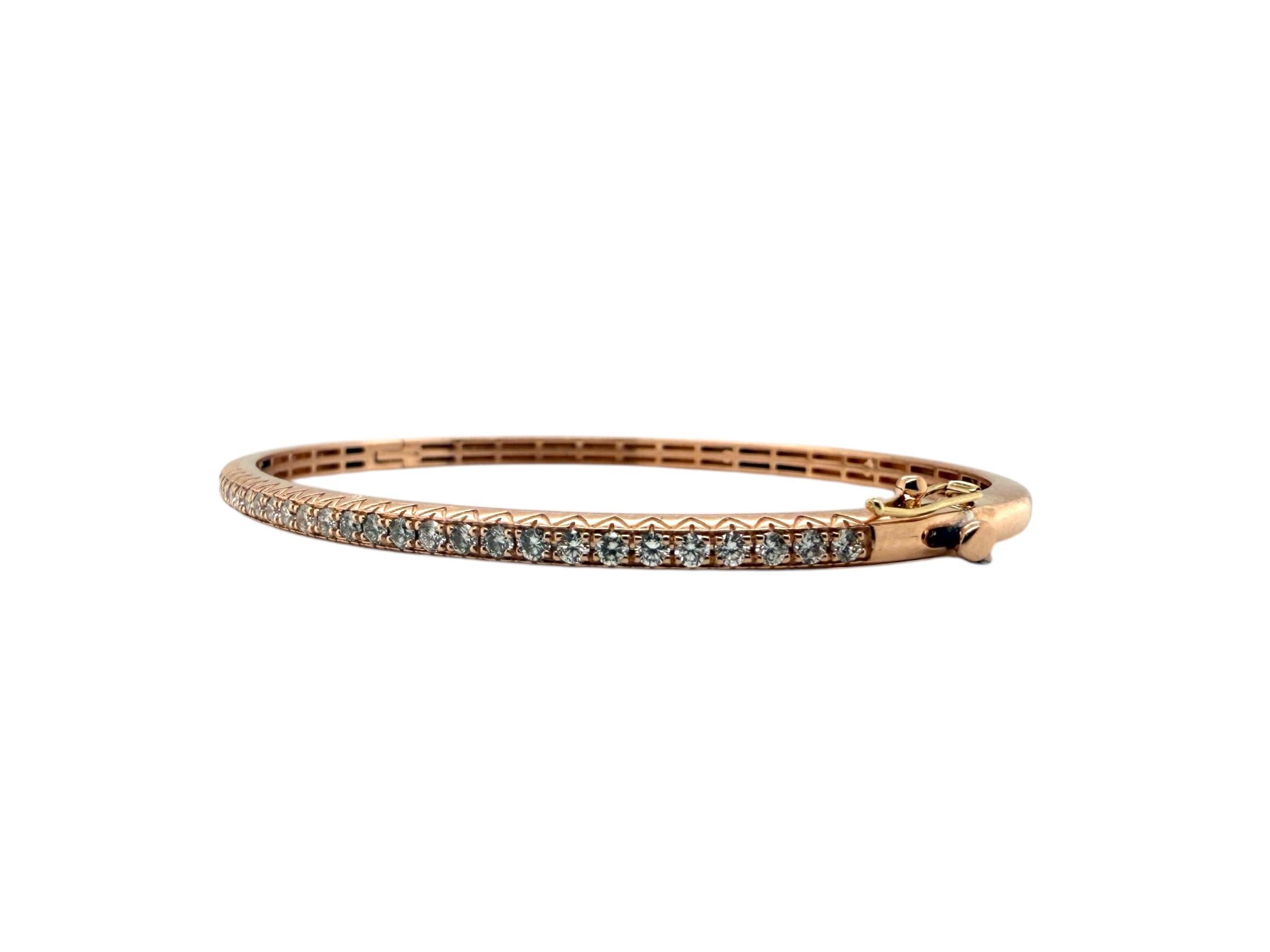 Taille brillant Bracelet jonc en or rose 14 carats avec diamants de 1 carat en vente