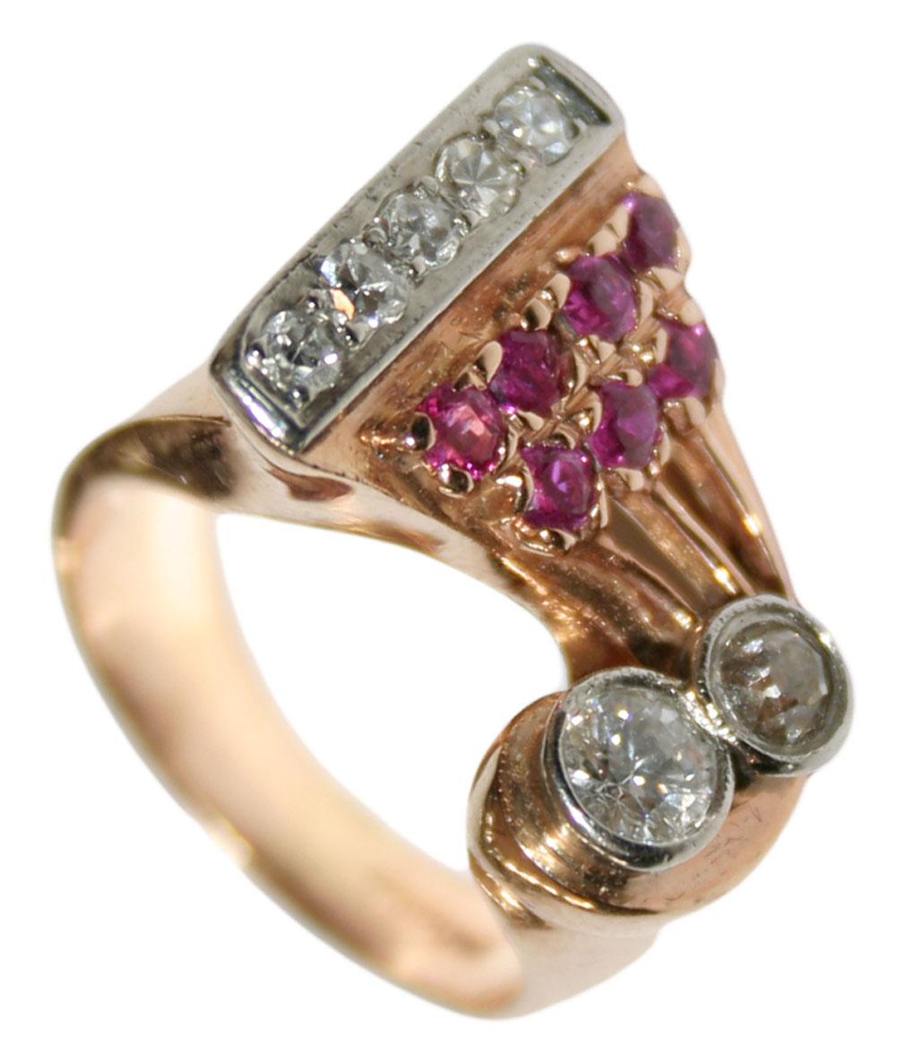 14 Karat Rose Gold 1.25 Carat Diamond and Ruby Retro Ring In Good Condition For Sale In Laguna Beach, CA