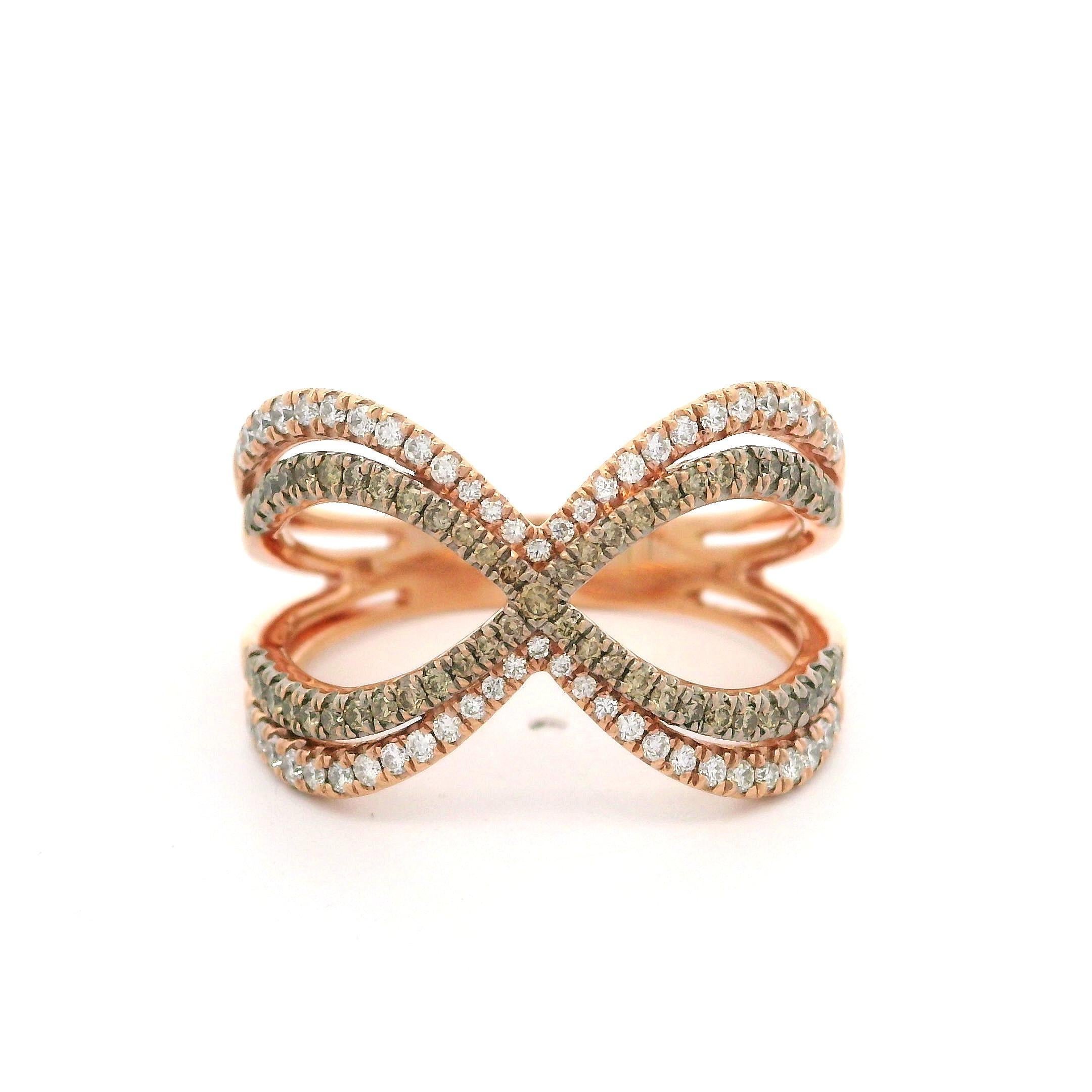 Bague croisée de 14 carats avec diamants blancs et champagne fantaisie de 1 carat en vente 1