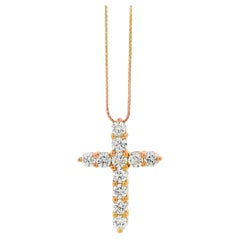 Collier croix en or rose 14k avec pendentif en diamant rond de 2,25ctw