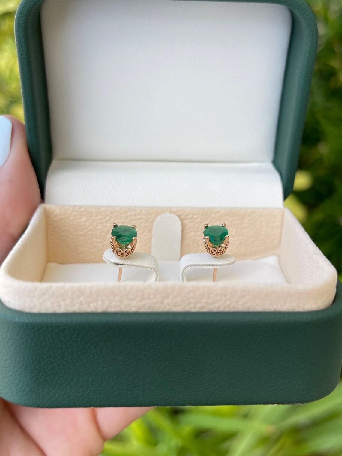 Boucles d'oreilles Fleur De Lis en or rose 14K 2.50tcw Oval Emerald Studs Pour femmes en vente