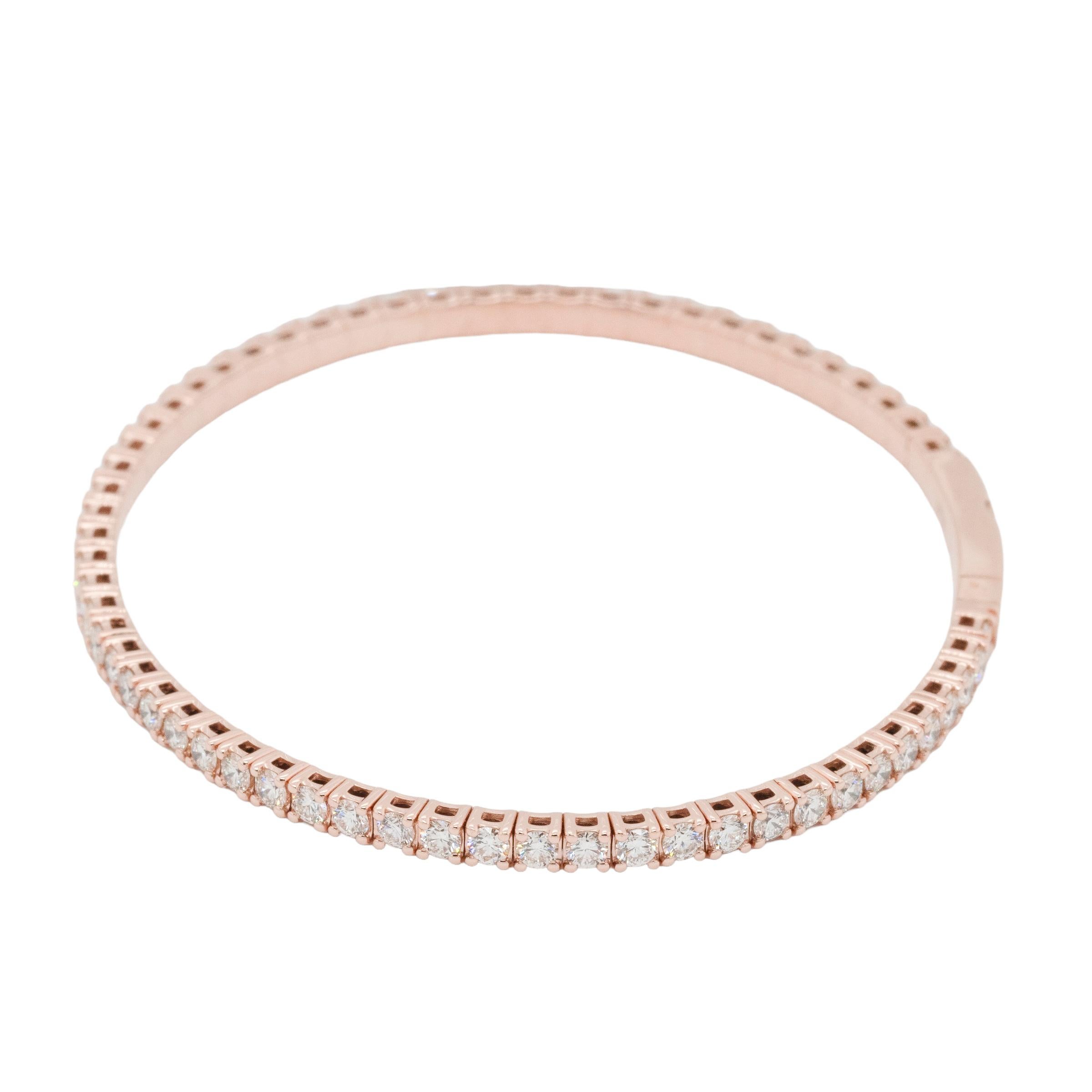 MATERIAL : Or rose 14k
Détails du diamant : 2,84 carats de diamants ronds. Les diamants sont de couleur G/H et de pureté SI.
Dimensions : 7