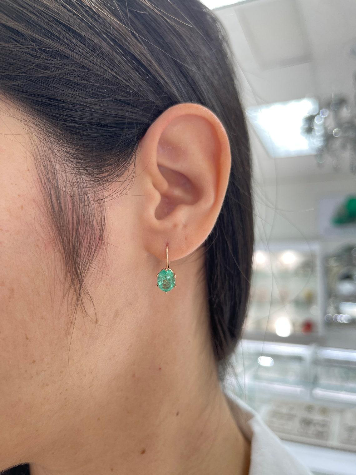 Moderne Boucles d'oreilles à levier en or rose 14 carats avec émeraudes de Colombie taille ovale de 3,0 ctw en vente