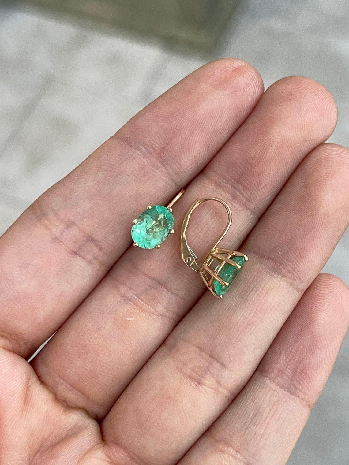 Boucles d'oreilles à levier en or rose 14 carats avec émeraudes de Colombie taille ovale de 3,0 ctw Neuf - En vente à Jupiter, FL