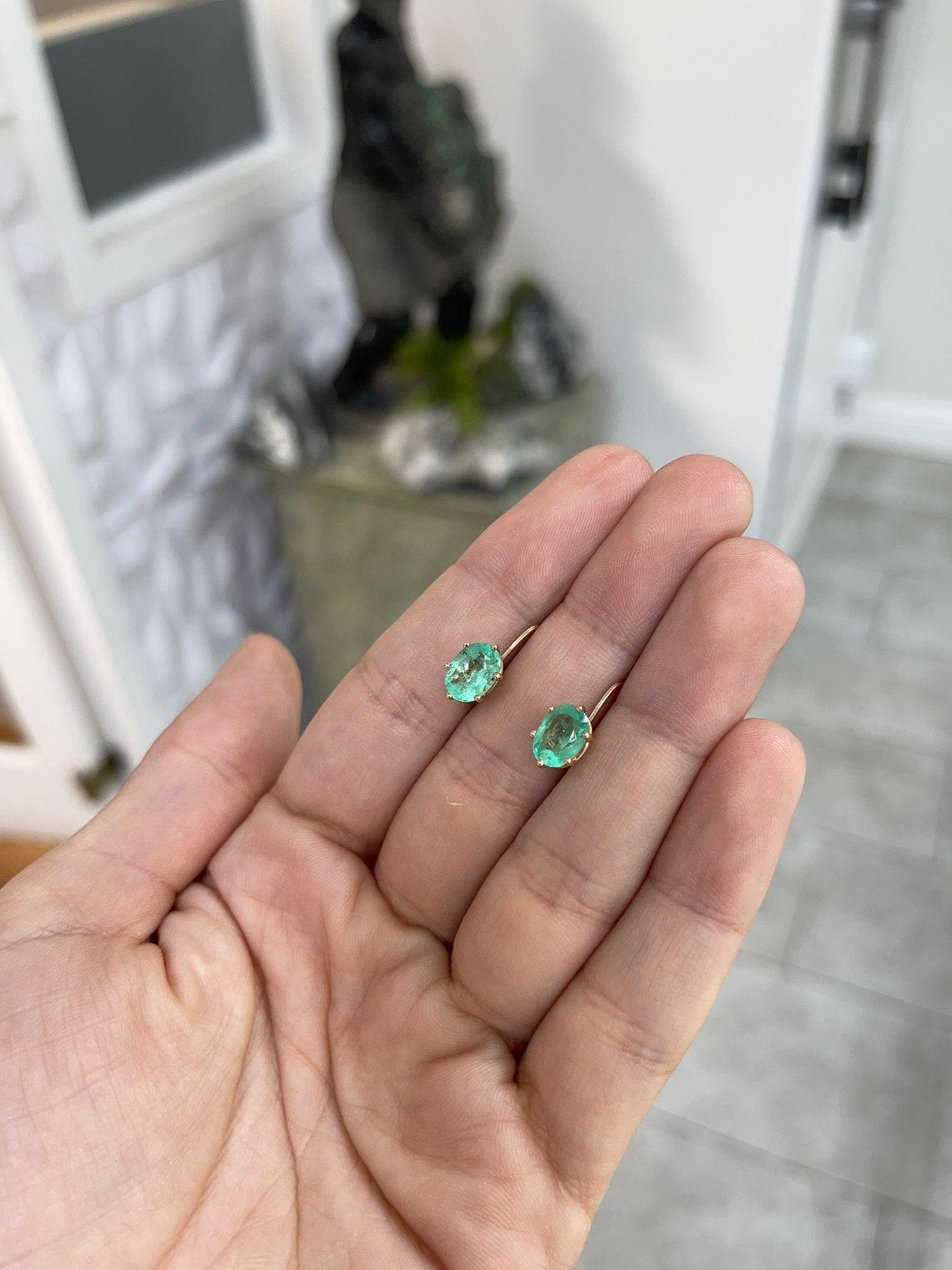 Boucles d'oreilles à levier en or rose 14 carats avec émeraudes de Colombie taille ovale de 3,0 ctw en vente 1