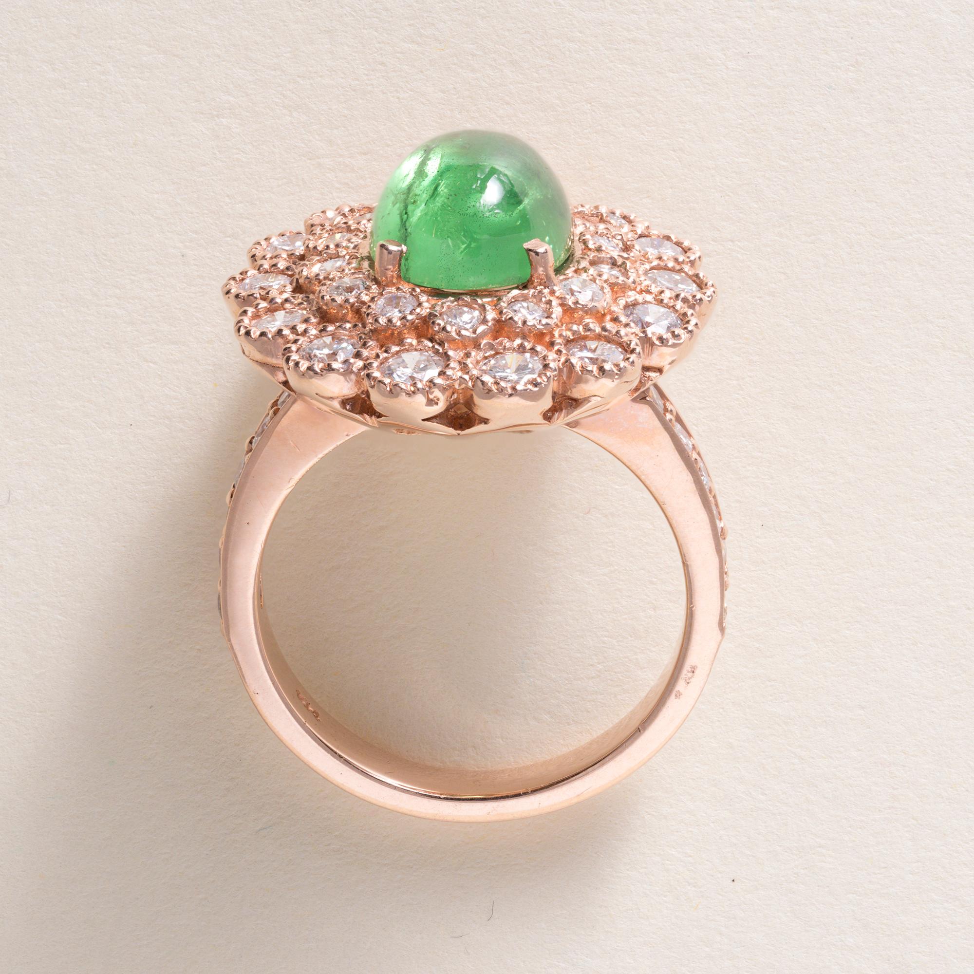 Cabochon Anello floreale in oro rosa 14K con tsavorite cabochon e diamante da 3,95 carati in vendita