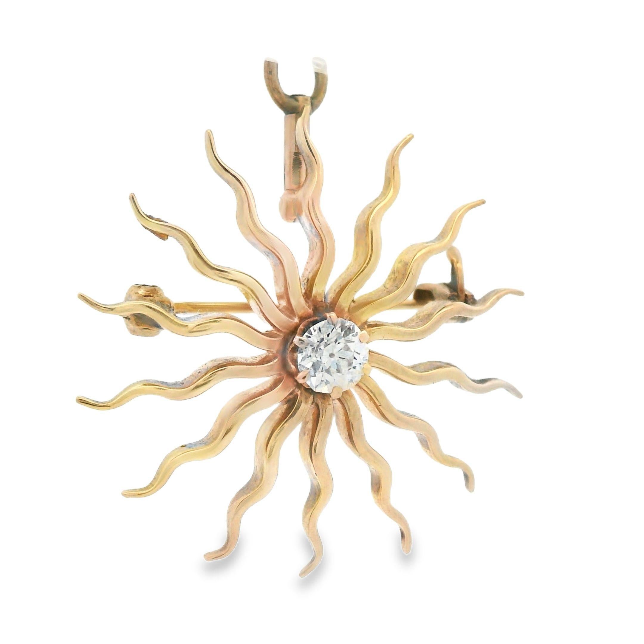 Questa bellissima spilla o ciondolo a raggiera risale al 1880 ed è realizzata in oro rosa 14k e diamanti. Il diamante bianco brillante ha un colore G/H, una purezza VS ed è un taglio di vecchia miniera con un eccezionale fuoco scintillante. Ciò