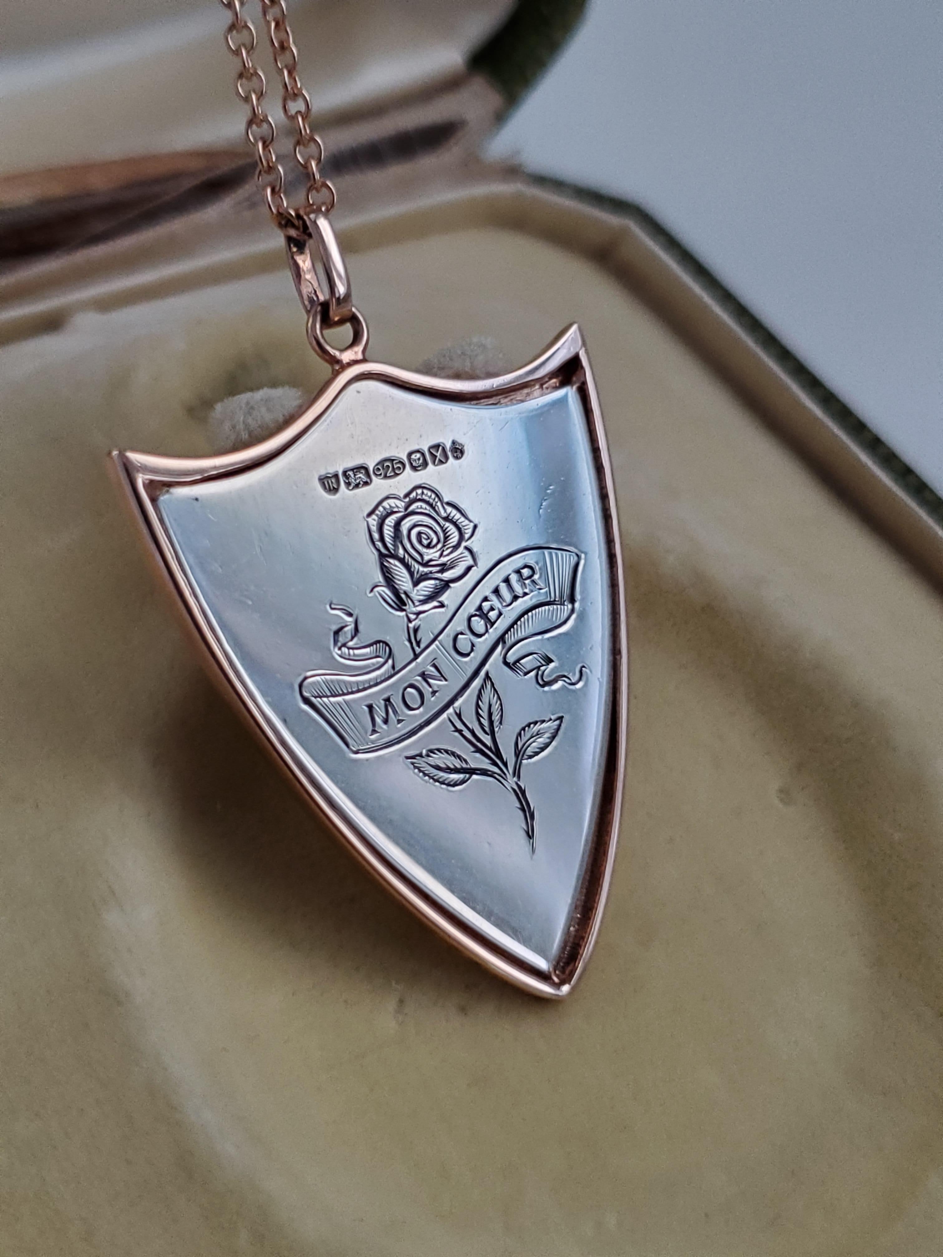 Ciondolo a forma di scudo d'amore in oro rosa 14K e argento sterling in vendita 4