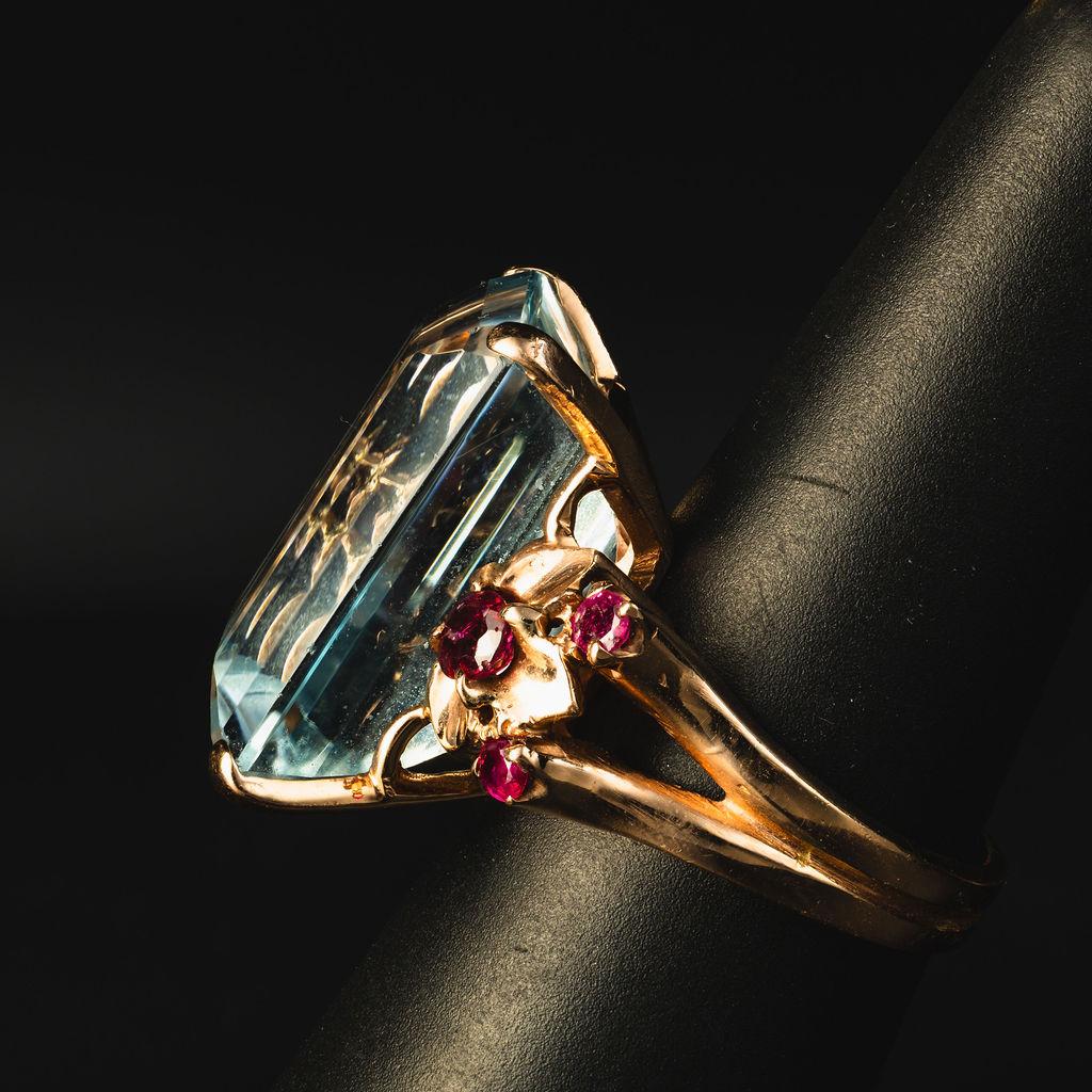 14k Rose Gold Aquamarin & Rubin Cocktail Ring (Smaragdschliff) im Angebot