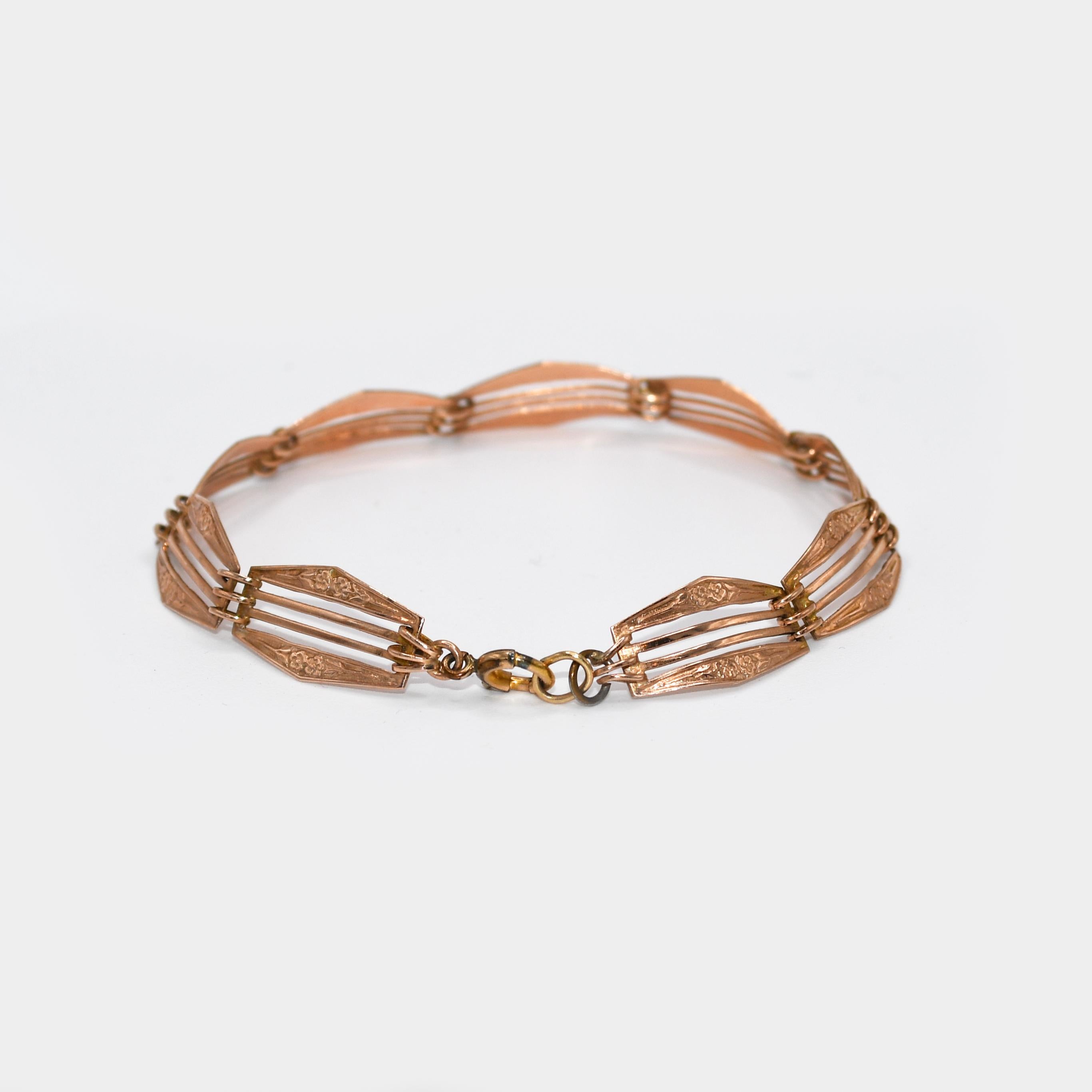 14k Rose Gold Bracelet, 6.5gr In Excellent Condition For Sale In Laguna Beach, CA