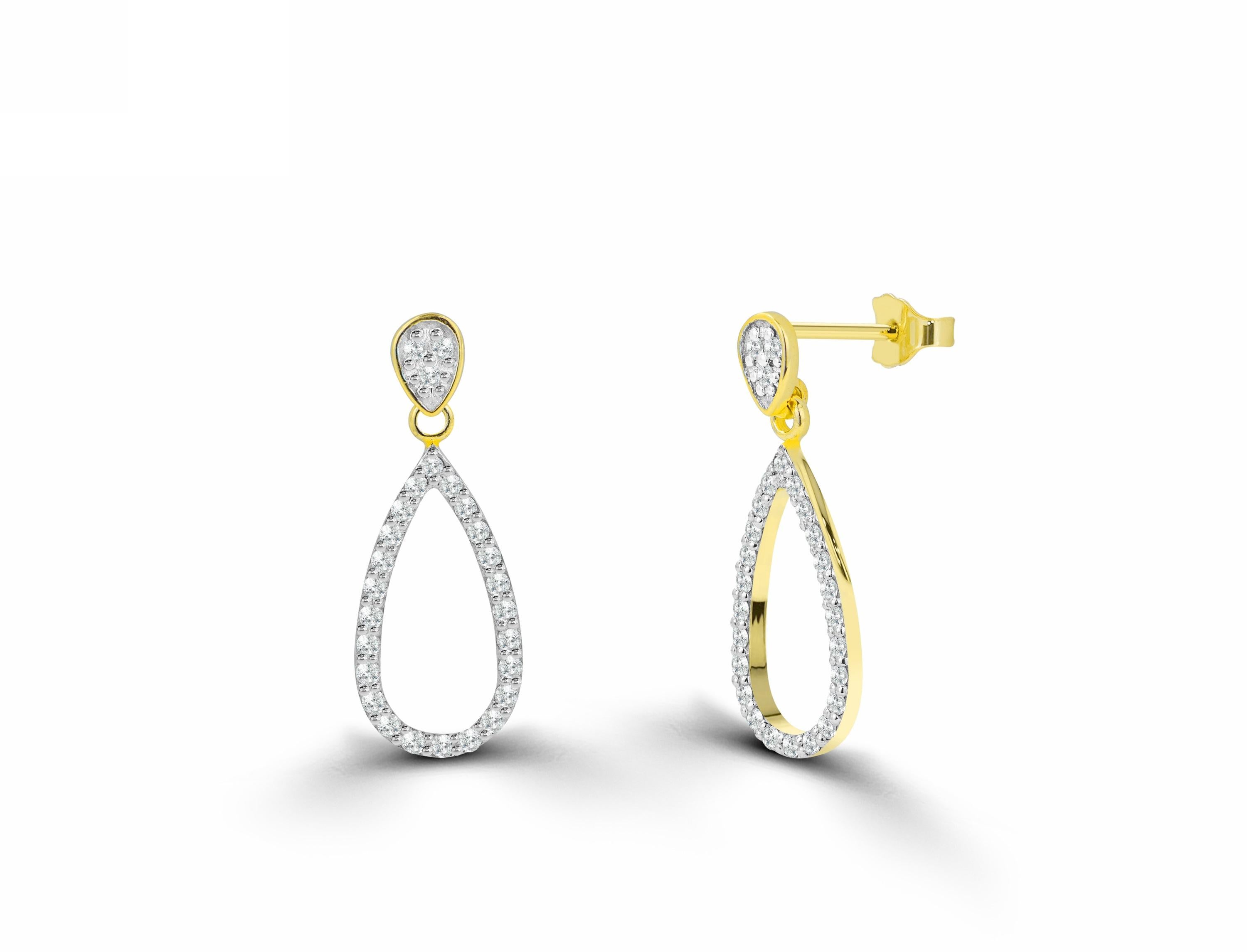Diamond Teardrop Stud Earrings in 14k Rose Gold, Yellow Gold, White Gold.

These Dainty Stud Earrings are made of 14k solid gold featuring shiny brilliant round cut natural diamonds set by master setter in our studio. Simple but unique, elegant and